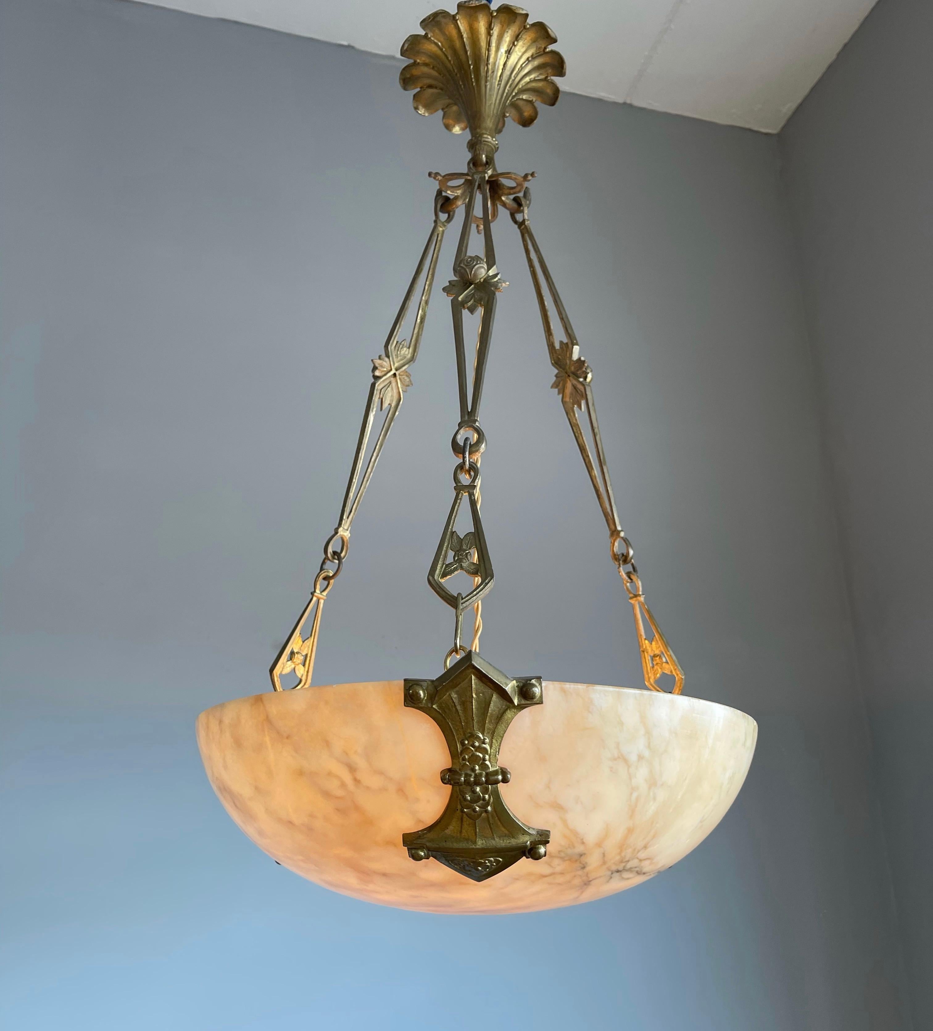 Original Art Deco Alabaster Pendant Light & Stunning Gilt Bronze Chain & Canopy In Good Condition In Lisse, NL