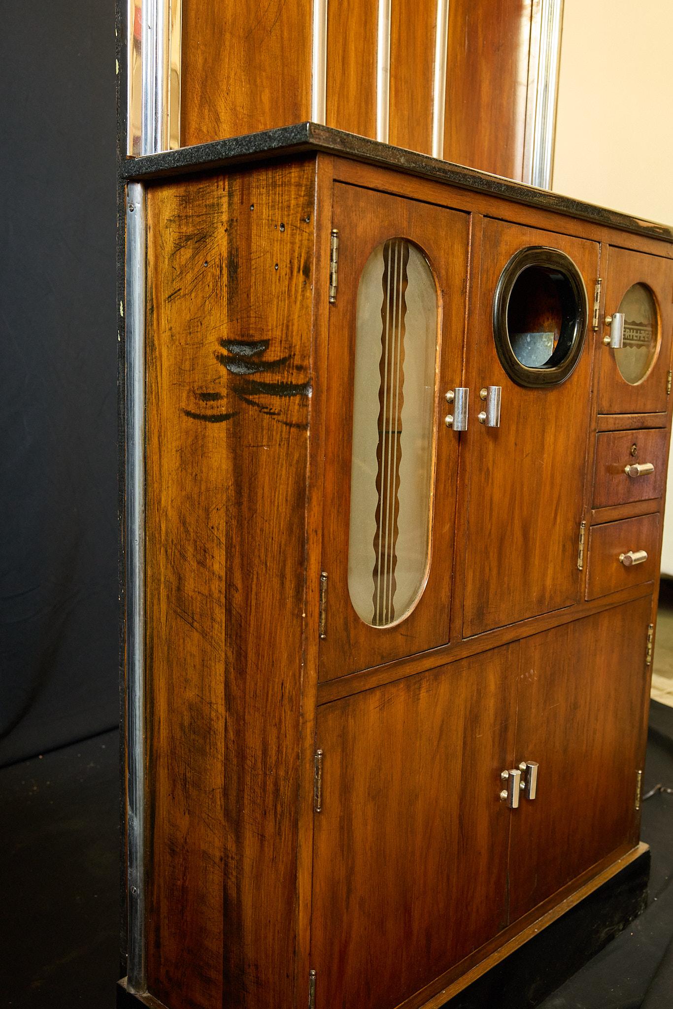 Original Art Deco Barber Station Cabinet, Circa 1930 For Sale 10