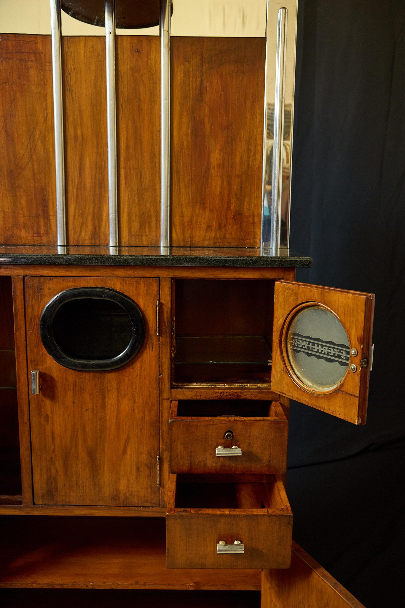Original Art Deco Barber Station Cabinet, Circa 1930 For Sale 3