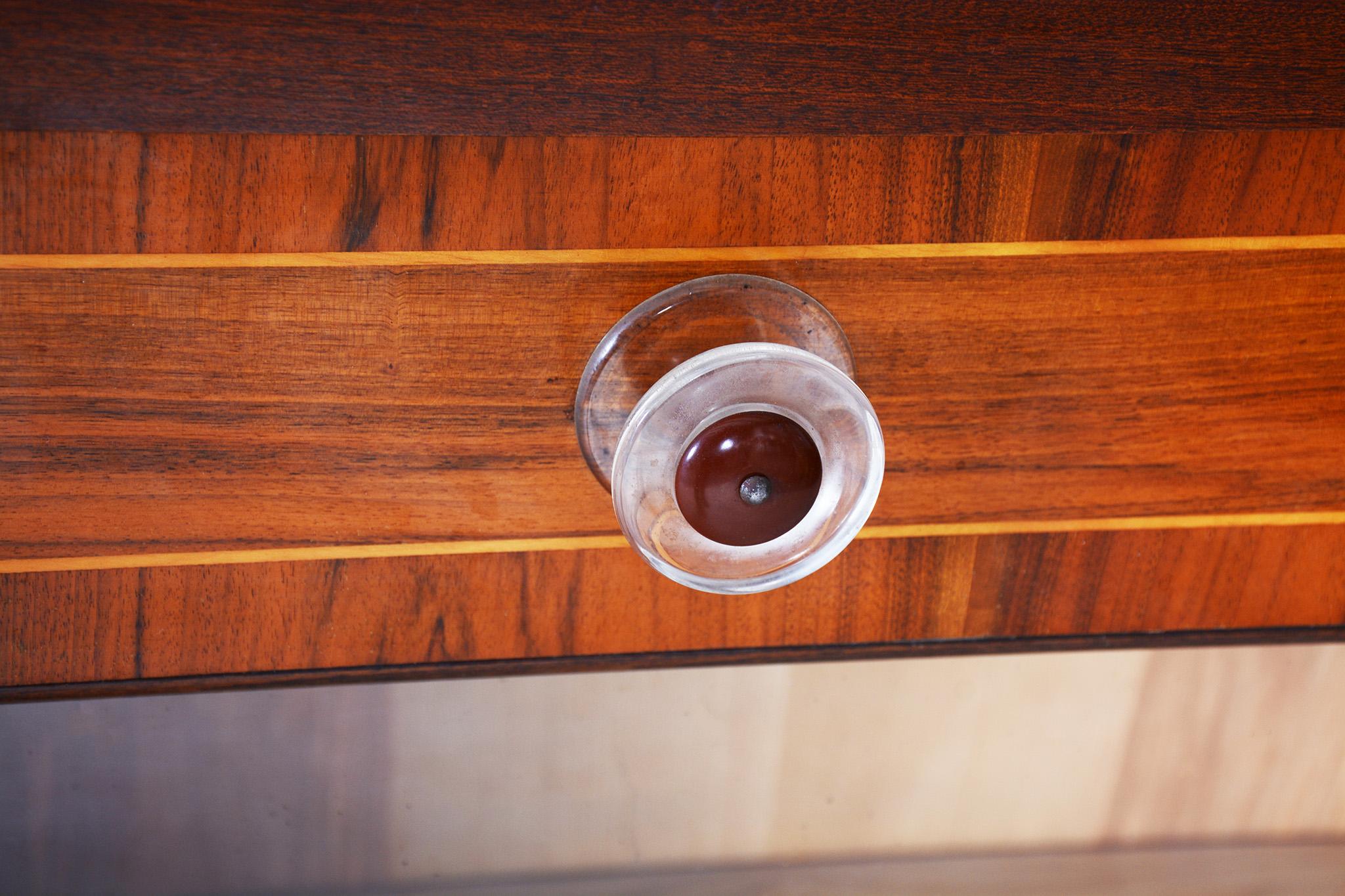 Bibliothèque originale Art Déco, frêne, acajou, polonais ravivé, tchèque. 1940s en vente 1