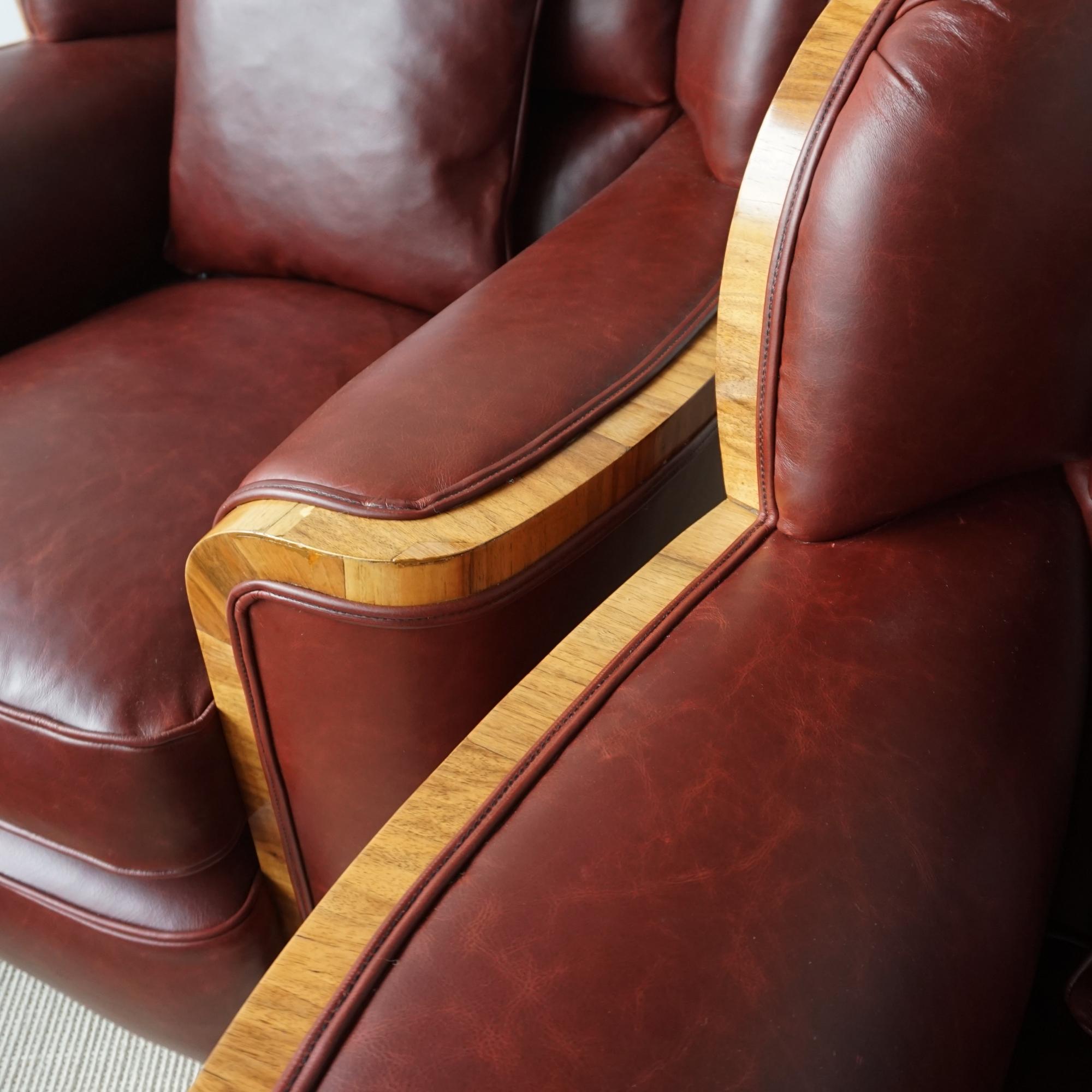 Original Art Deco Chestnut Leather and Walnut Bankers Armchairs 7