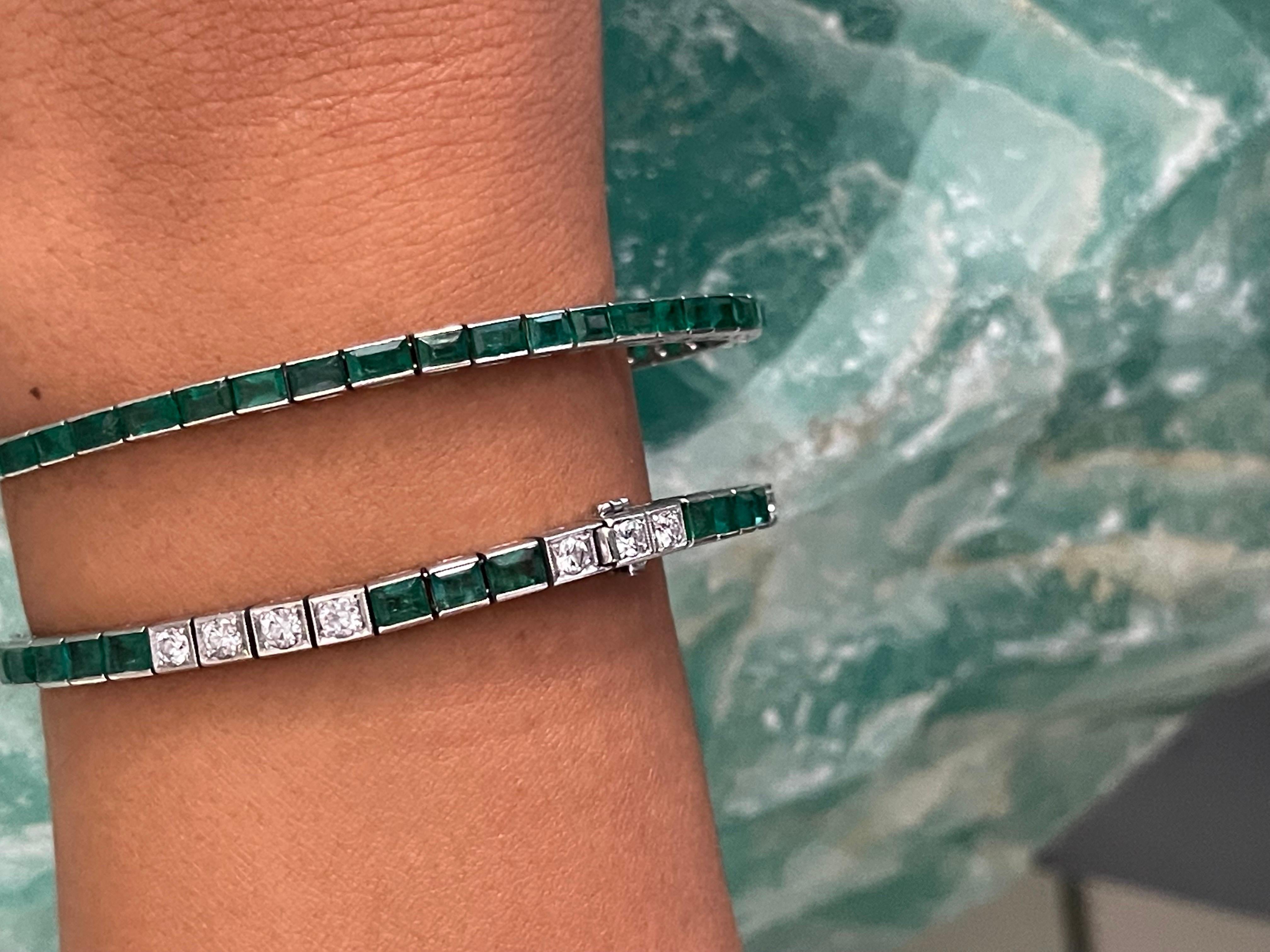 Women's or Men's Original Art Deco Colombian Emerald Diamond Line Platinum Bracelet