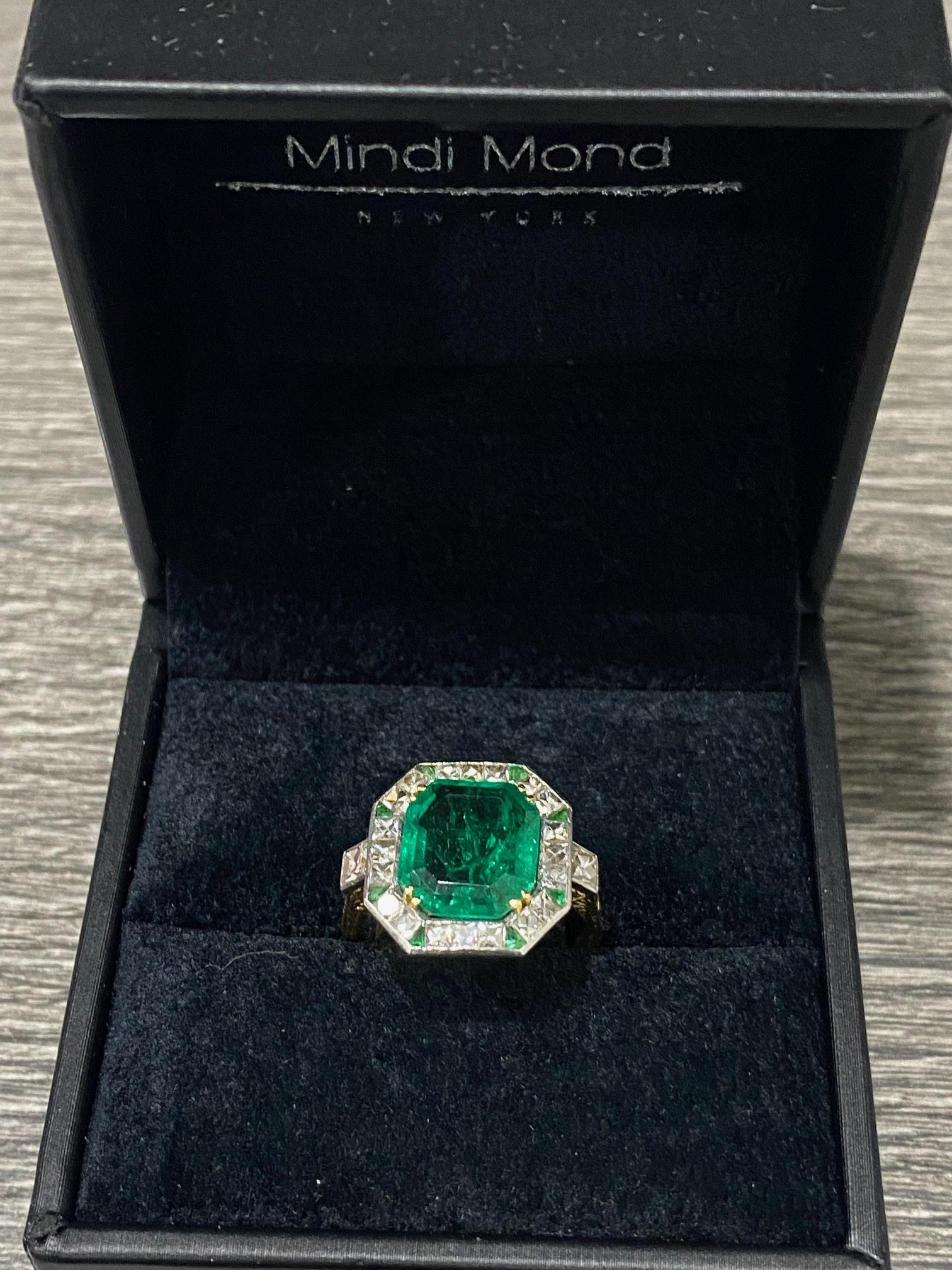 Original Art Deco Colombian Emerald French Cut Diamond Gold Platinum Ring In Good Condition For Sale In New York, NY