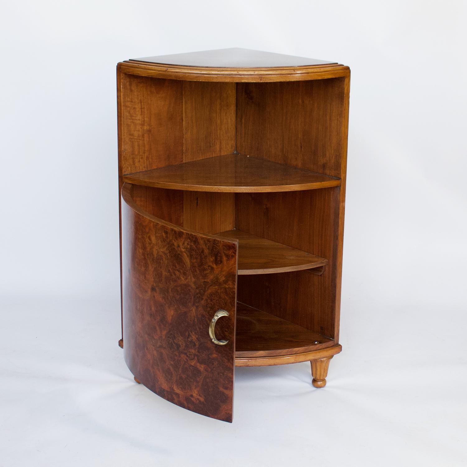 A pair of Art Deco corner cabinets. Burr walnut veneer to top and front with straight grain walnut veneered shelves and backs. 

Dimensions: H 76 cm, W 35 cm, D 35 cm 

Origin: French

Date: circa, 1920

Item number: 104201

All of our