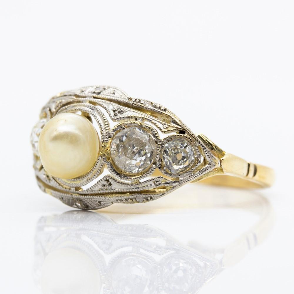 Original Art Deco Diamond and Pearl Ring In Excellent Condition In Miami, FL