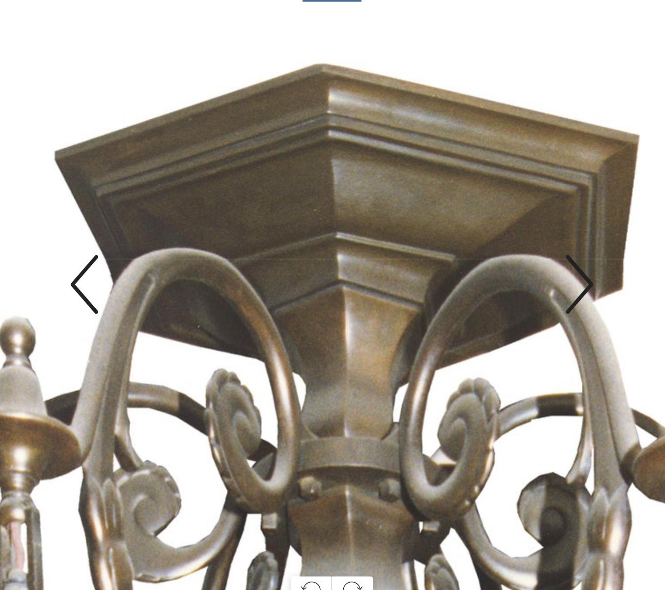 Fatto a mano Lampadario Art Deco originale in bronzo a forma di delfino, inizio XX secolo, 1914 in vendita