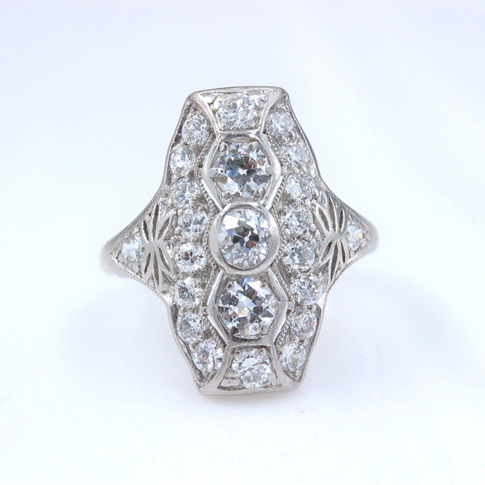 Original Art Deco European Cuts Platinum Diamond Ring, circa 1920s im Zustand „Hervorragend“ in San Diego, CA