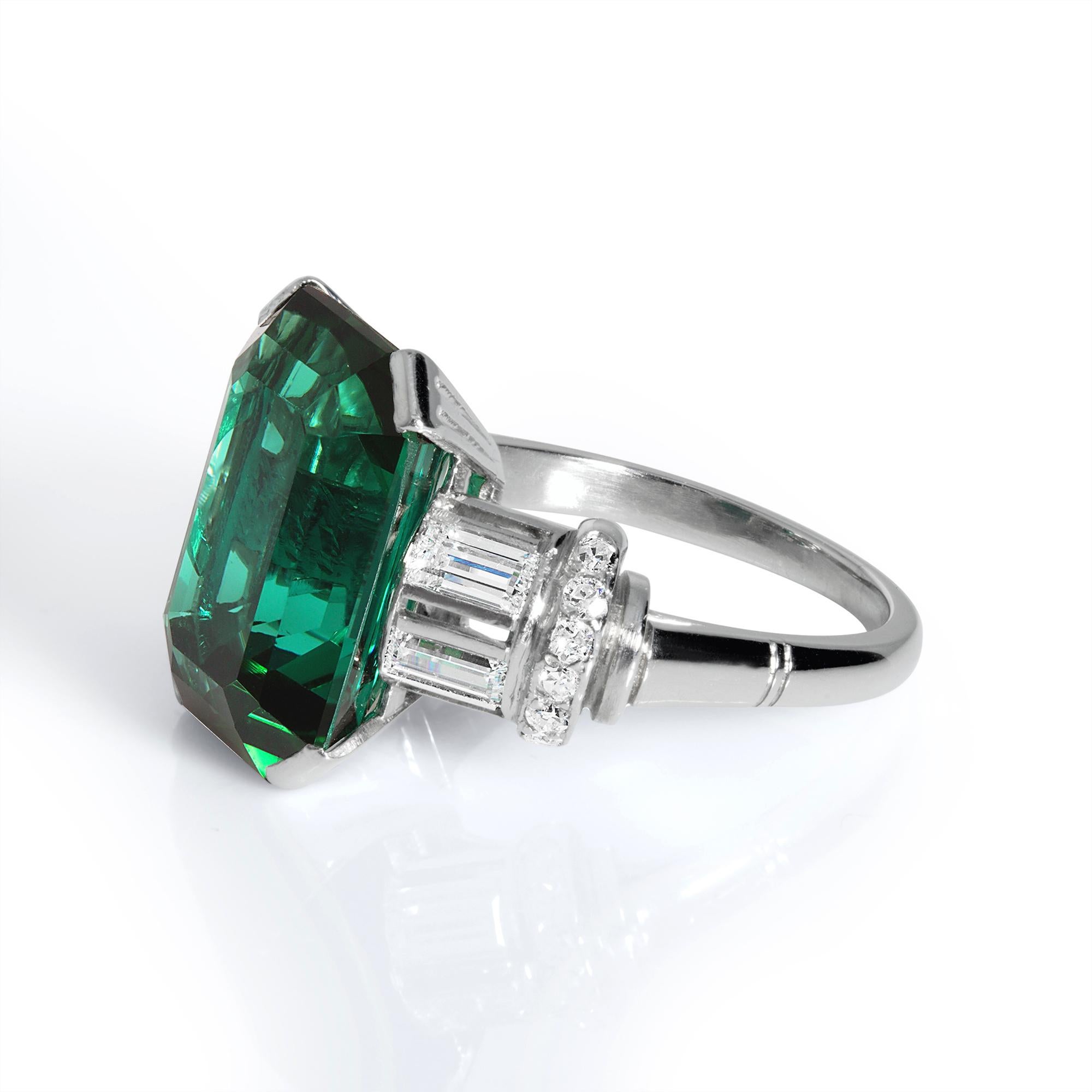Original Art Deco GIA 9::40 Karat Grün-Blauer Turmalin Diamant Platin Ring im Zustand „Gut“ in New York, NY