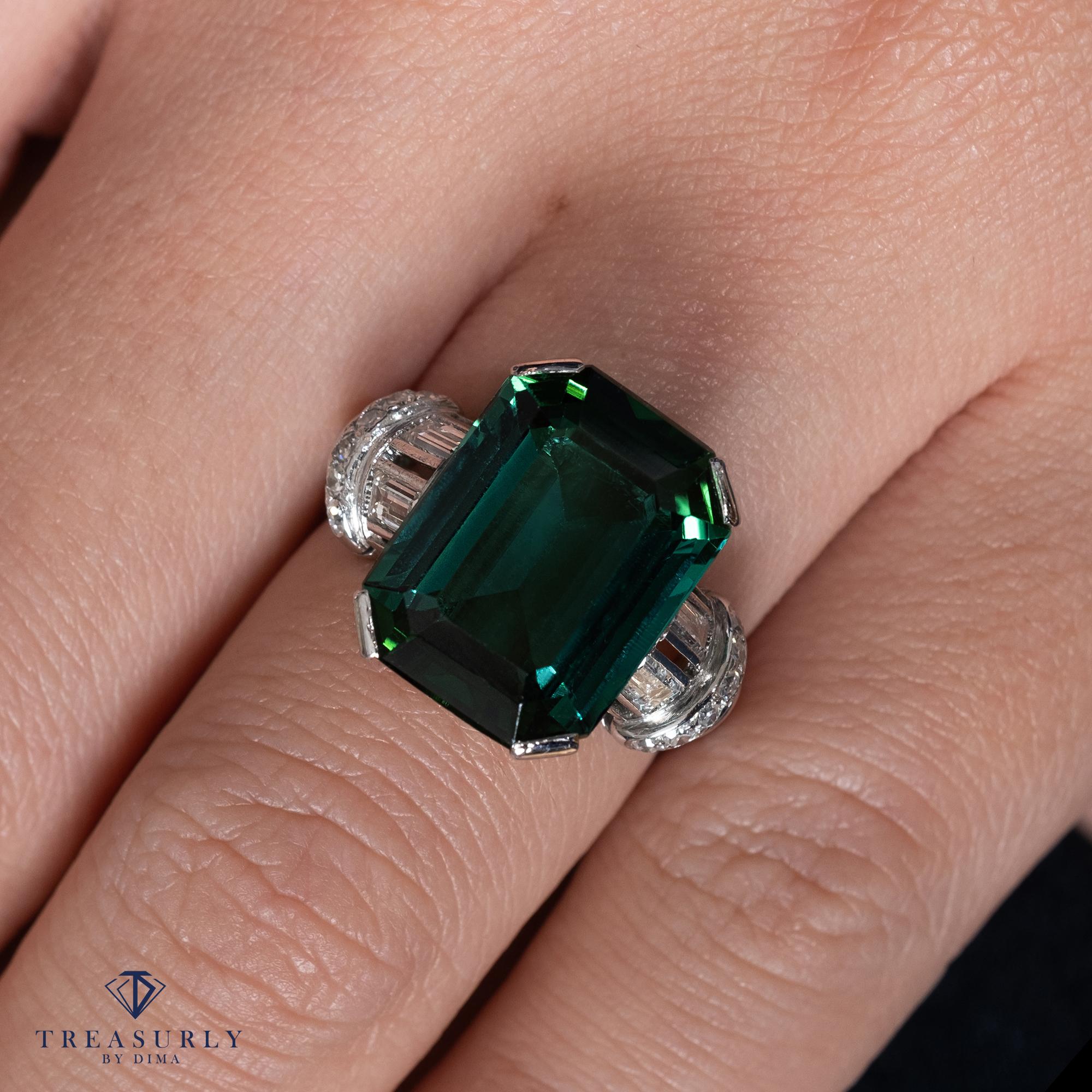 Original Art Deco GIA 9.40 Carat Green-Blue Tourmaline Diamond Platinum Ring In Good Condition In New York, NY