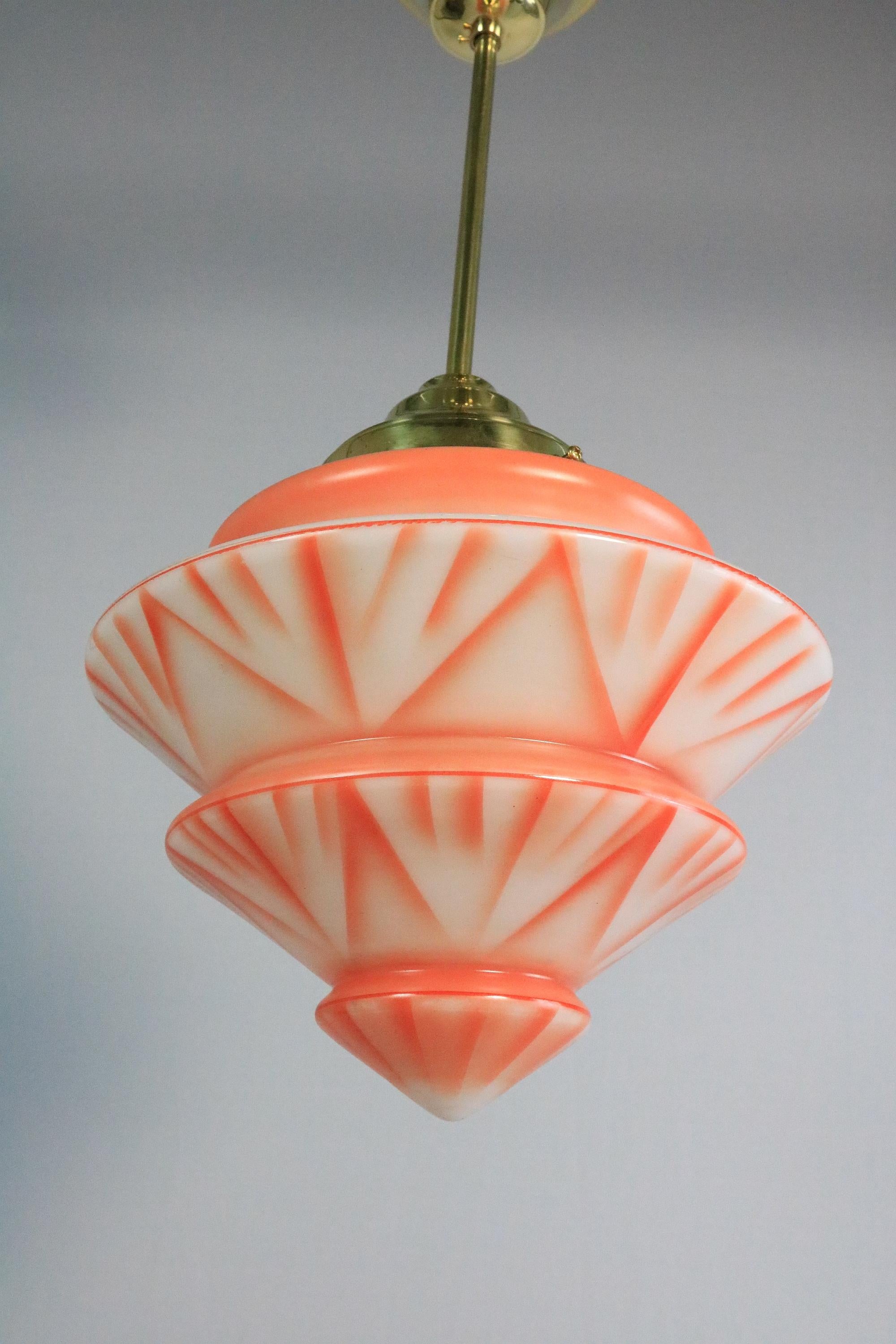 Allemand Lampe suspendue Art déco d'origine, très décorative, années 1920 en vente