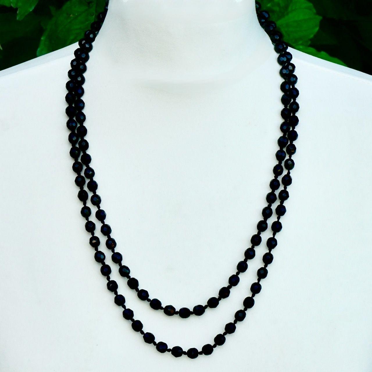 Original Art Deco Long Hand Cut French Jet Beads Flapper Necklace circa 1920s For Sale 2
