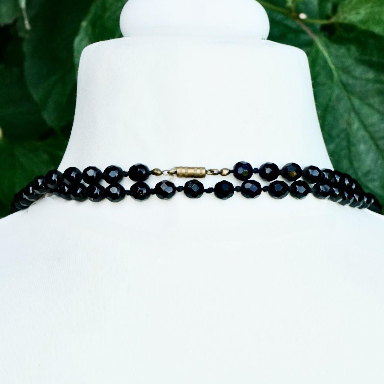 Original Art Deco Long Hand Cut French Jet Beads Flapper Necklace circa 1920s For Sale 4