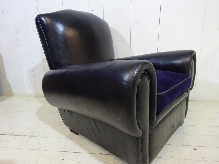 Original Art Deco Moustache Back Leather Club Chair  For Sale 2
