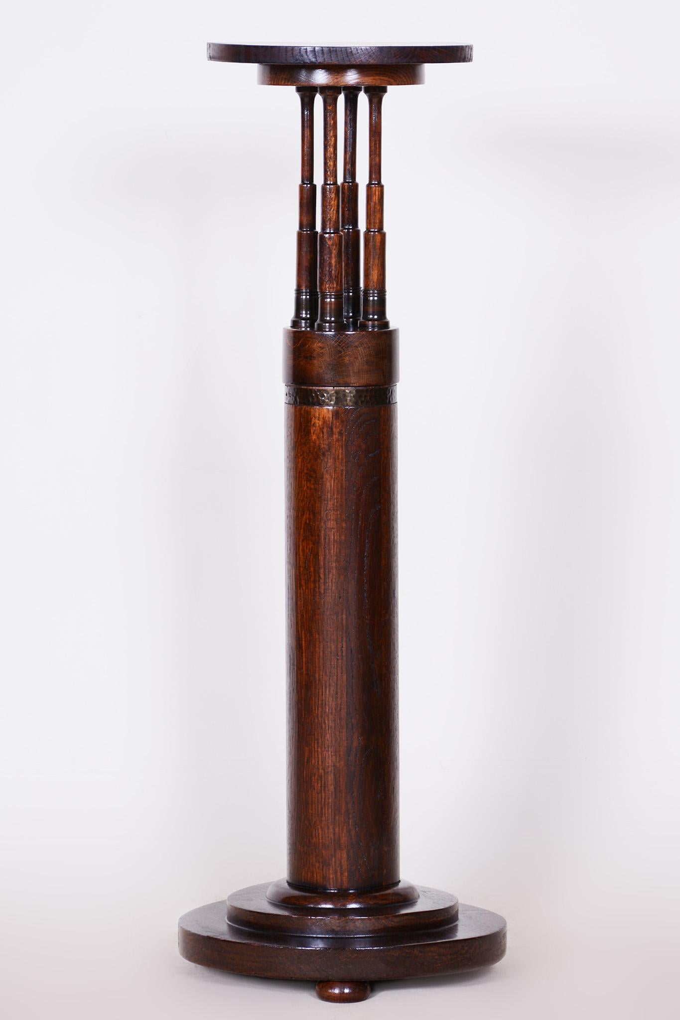 Austrian Original Art Deco Pedestal, by Josef Maria Hoffman,  Oak, Brass, Austria, 1920s