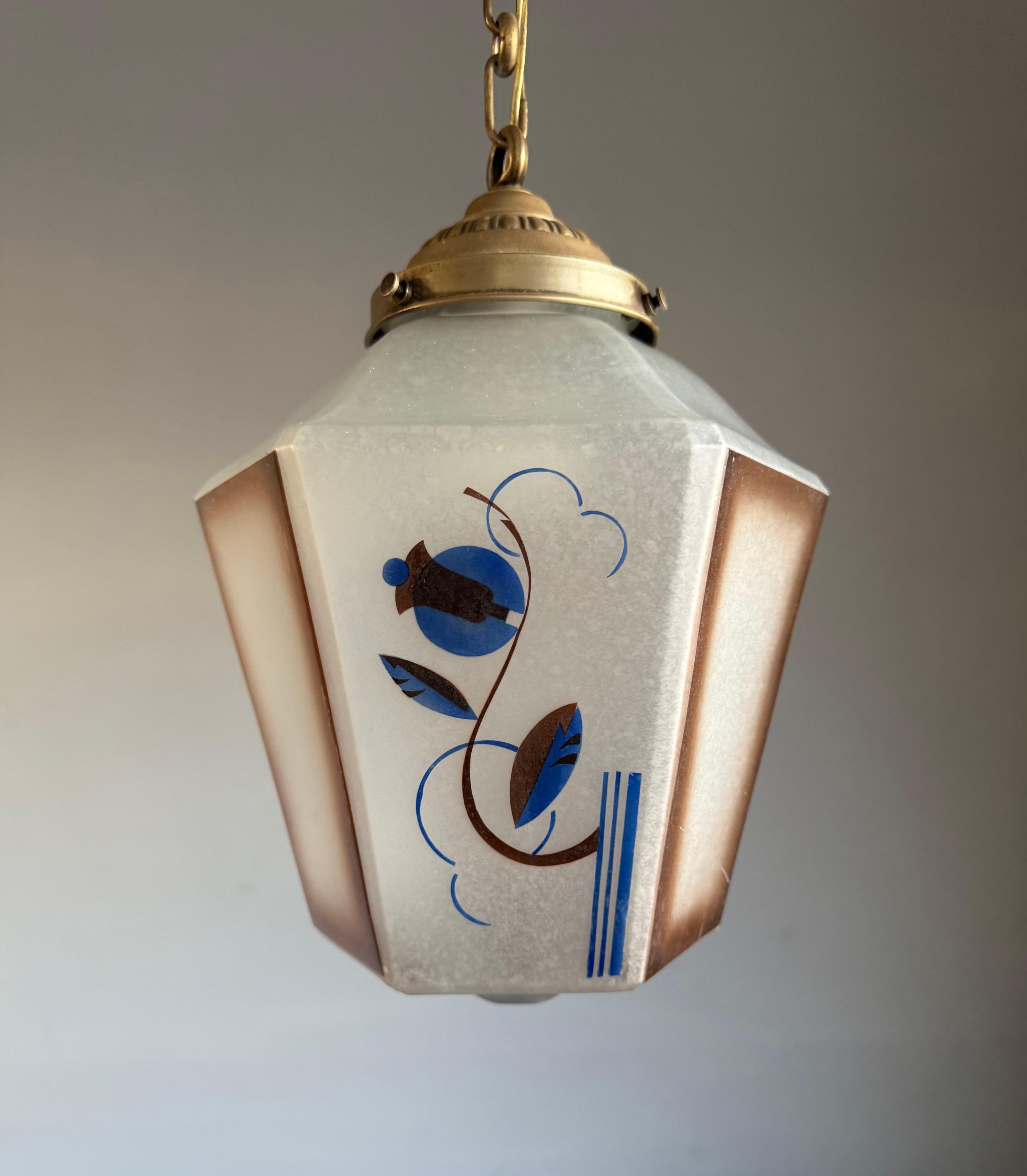 Original Art Deco Pendant from Glass & Brass w Stylized Flower & Leaf Decor 1920 In Good Condition In Lisse, NL