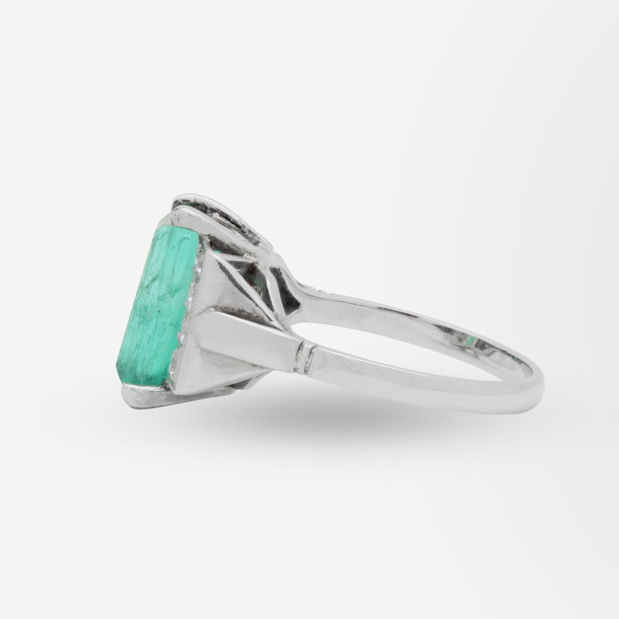 Original Art-Déco-Ring aus Platin, Smaragd und Diamant (Achteckschliff) im Angebot