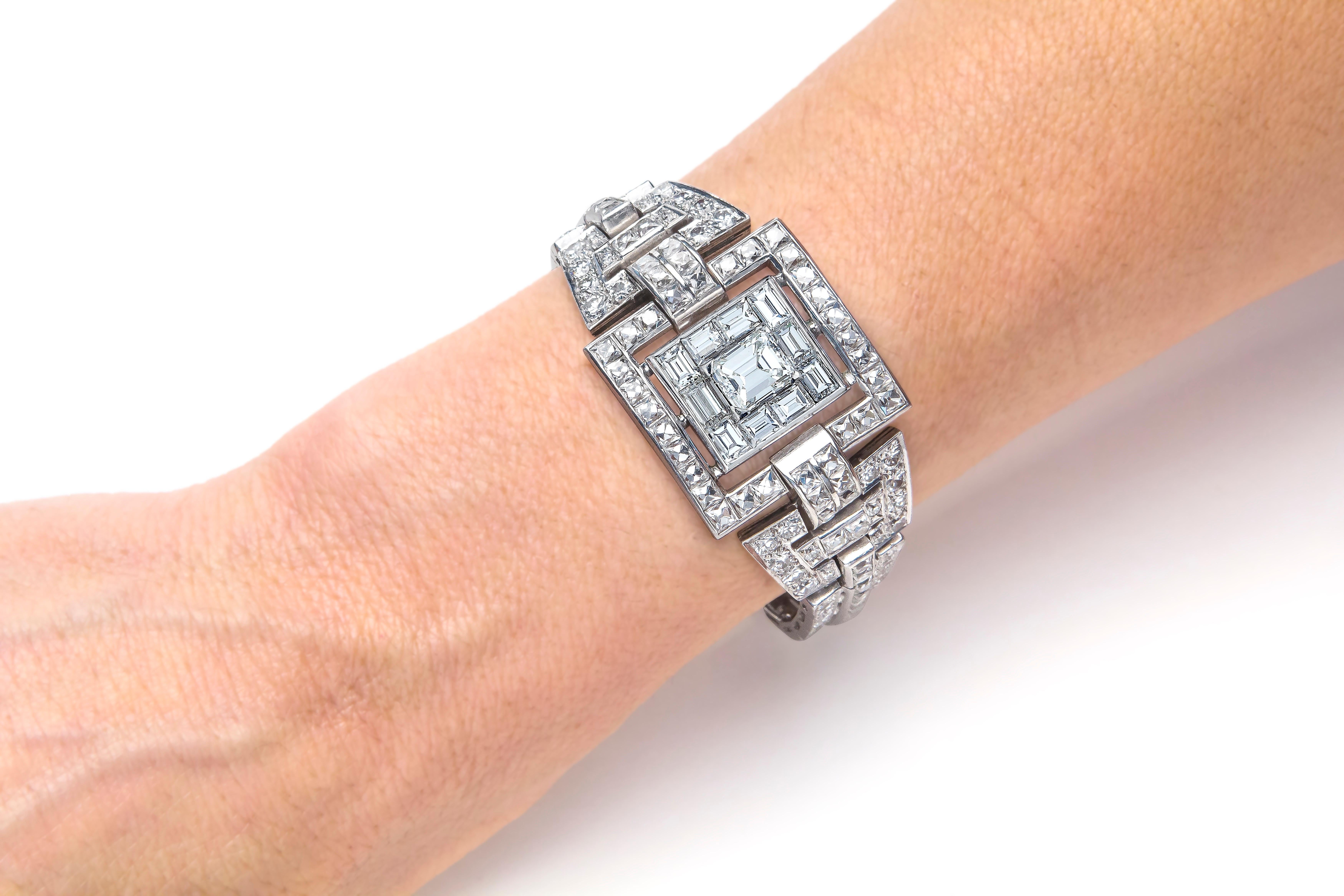 Original Art Deco Platinum French Emerald Cut 31 Carat Diamond Wide Bracelet  In Excellent Condition For Sale In New York, NY