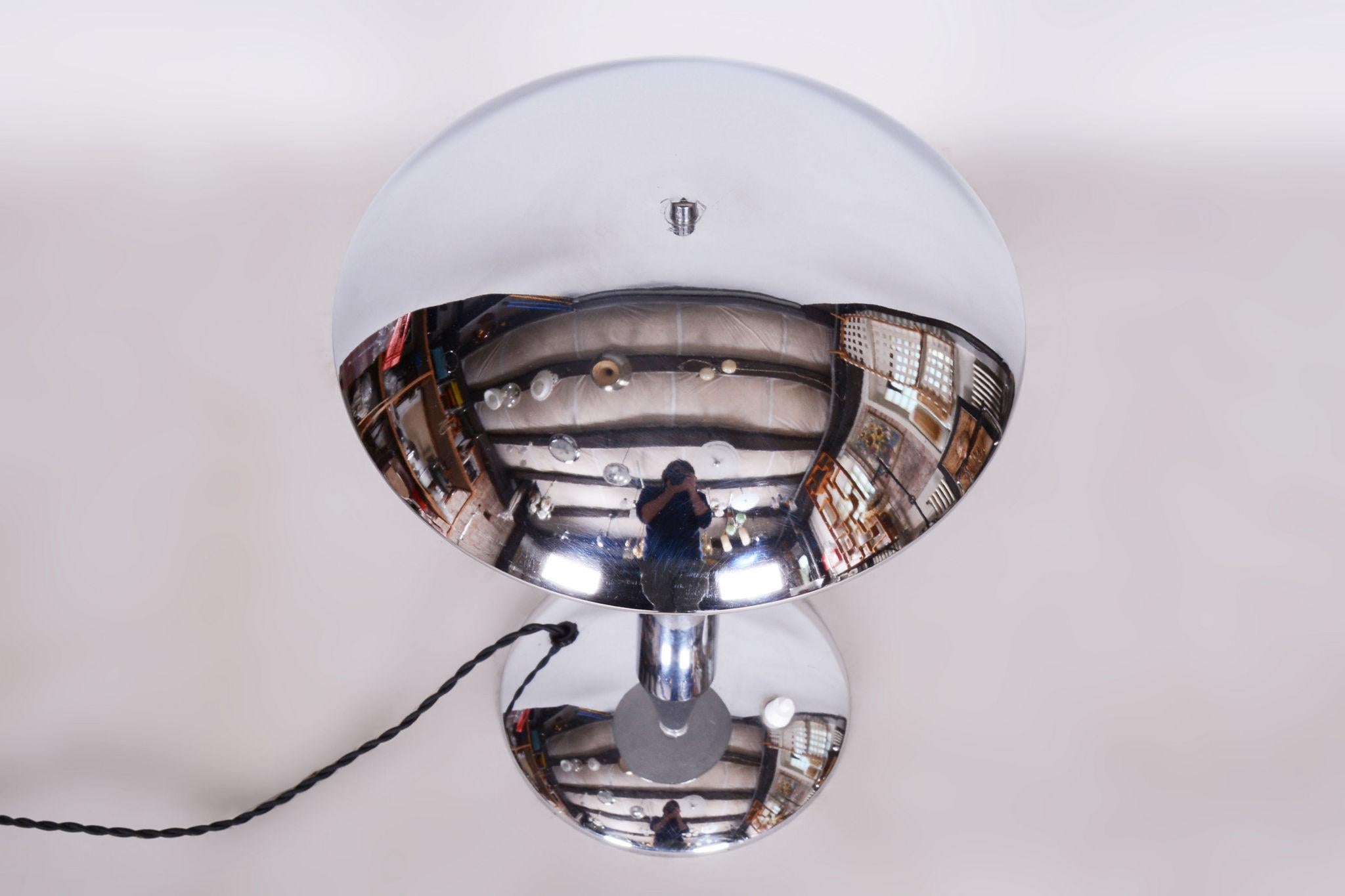 Lampada da tavolo Art Deco originale, cromo, nuova elettrificazione, ceca, anni '30 In condizioni buone in vendita a Brandys nad Labem, Středočeský kraj
