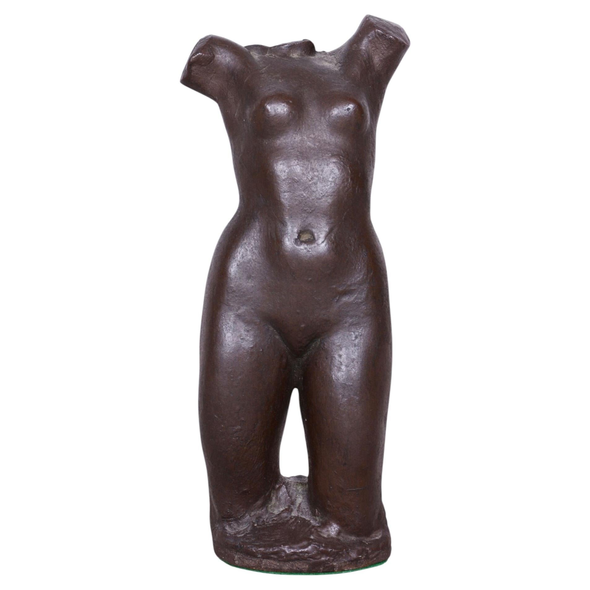 Estatua original de un torso de estilo Art Déco, de cerámica, en buen estado de conservación, checa, década de 1940 en venta