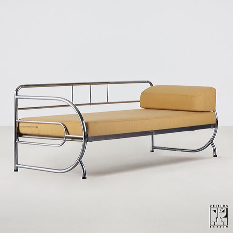 Galvanisé Coussin de canapé profilé Art déco original en acier tubulaire conçu par ZEITLOS-BERLIN en vente