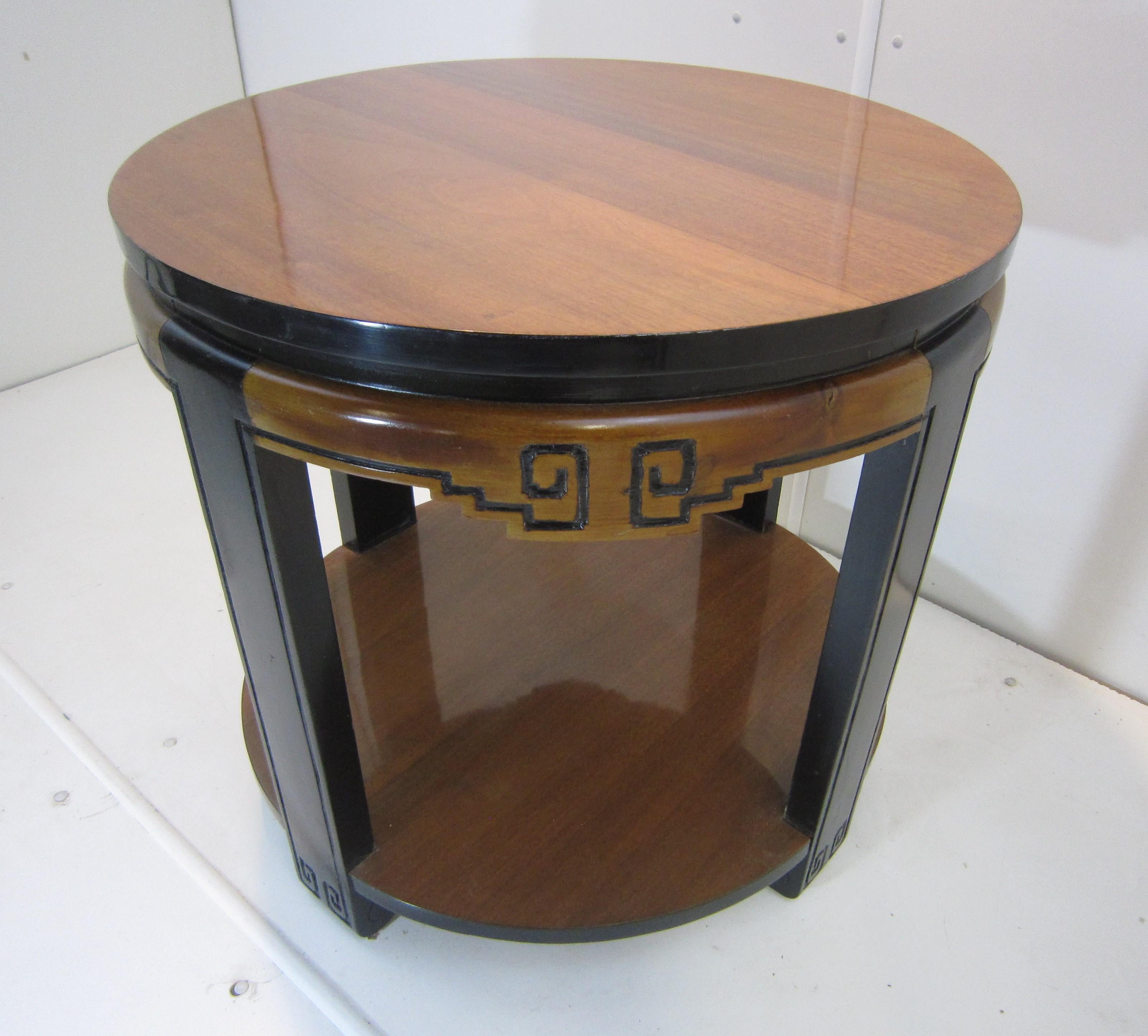 Original Art Deco Two-Tone Circular Table with Chinoiserie Design In Good Condition For Sale In New York City, NY