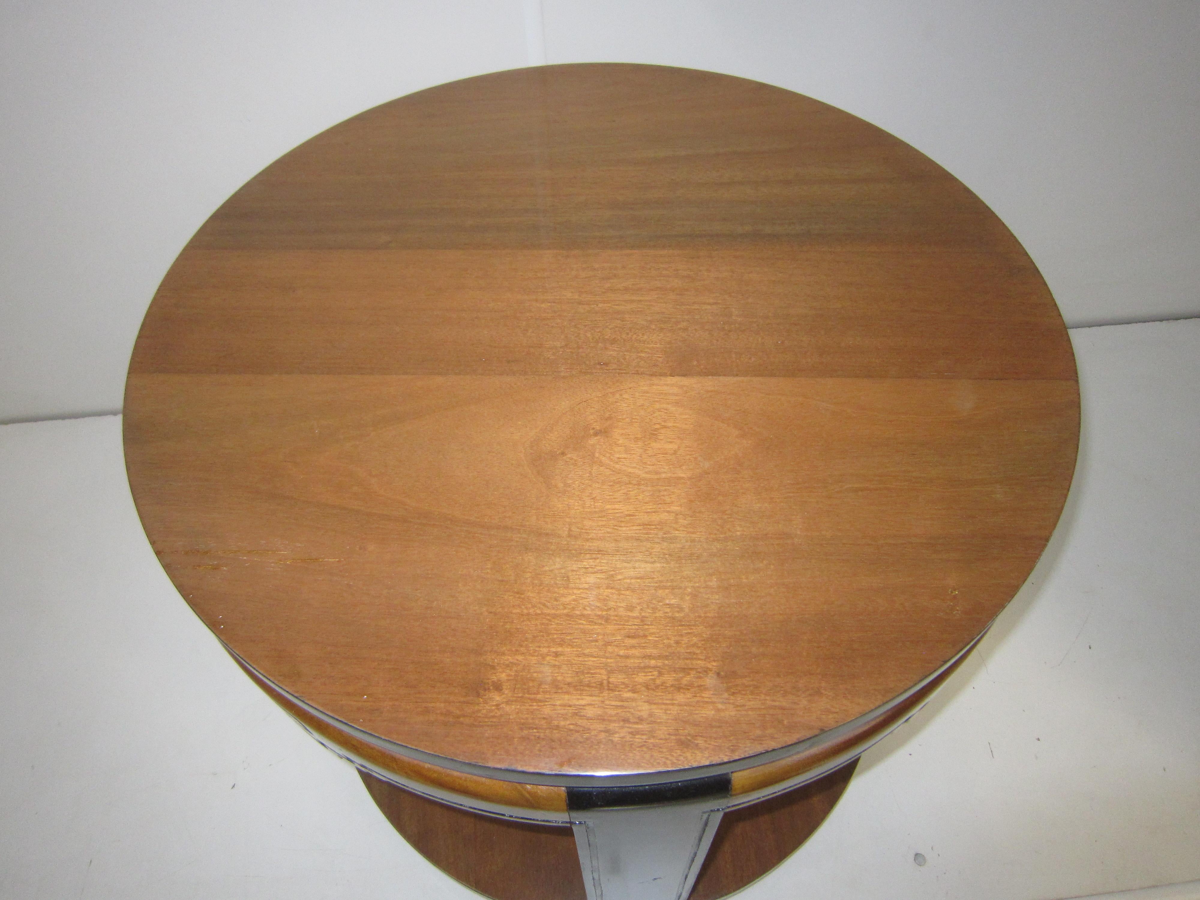 20th Century Original Art Deco Two-Tone Circular Table with Chinoiserie Design For Sale