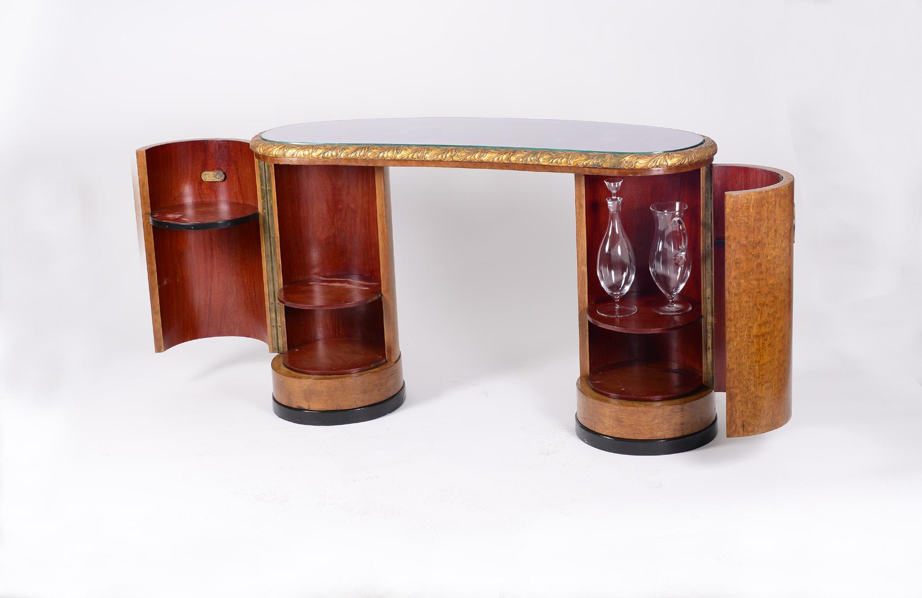 Lovely ensemble consists of one desk (48.42 width, 29.52 height, 18.50 depth), two barrel-cascets (18.5