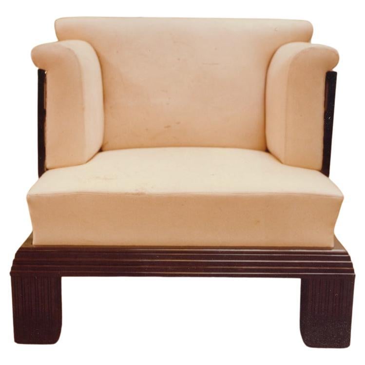 Très rare trône, l'une des deux chaises fabriquées, présenté à l'exposition du Werkbund à Cologne en 1914. L'une des images affichées montre l'exposition Werkbund de 1914 avec deux chaises, comme celle de la collection WOKA, et deux chaises avec un