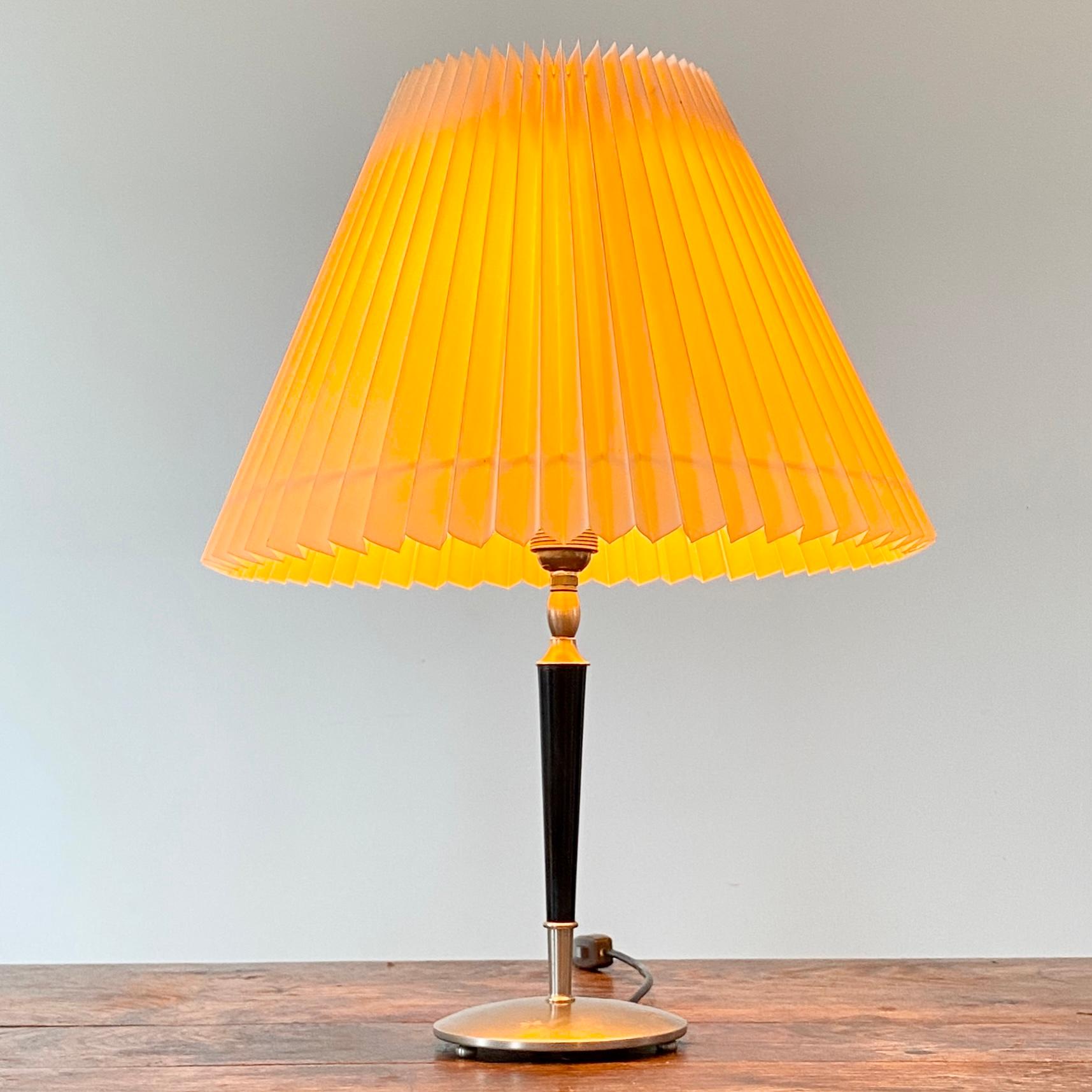 Lampe de table originale Art Déco Zenith en étain et ébène, Allemagne début du 20ème siècle en vente 3