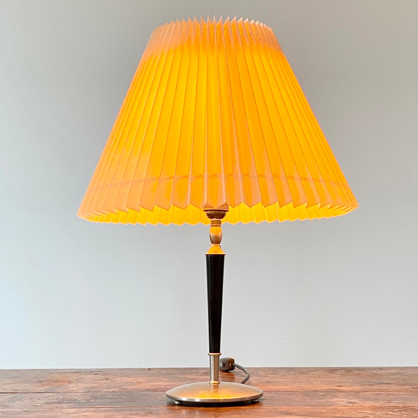 Lampe de table originale Art Déco Zenith en étain et ébène, Allemagne début du 20ème siècle en vente 2