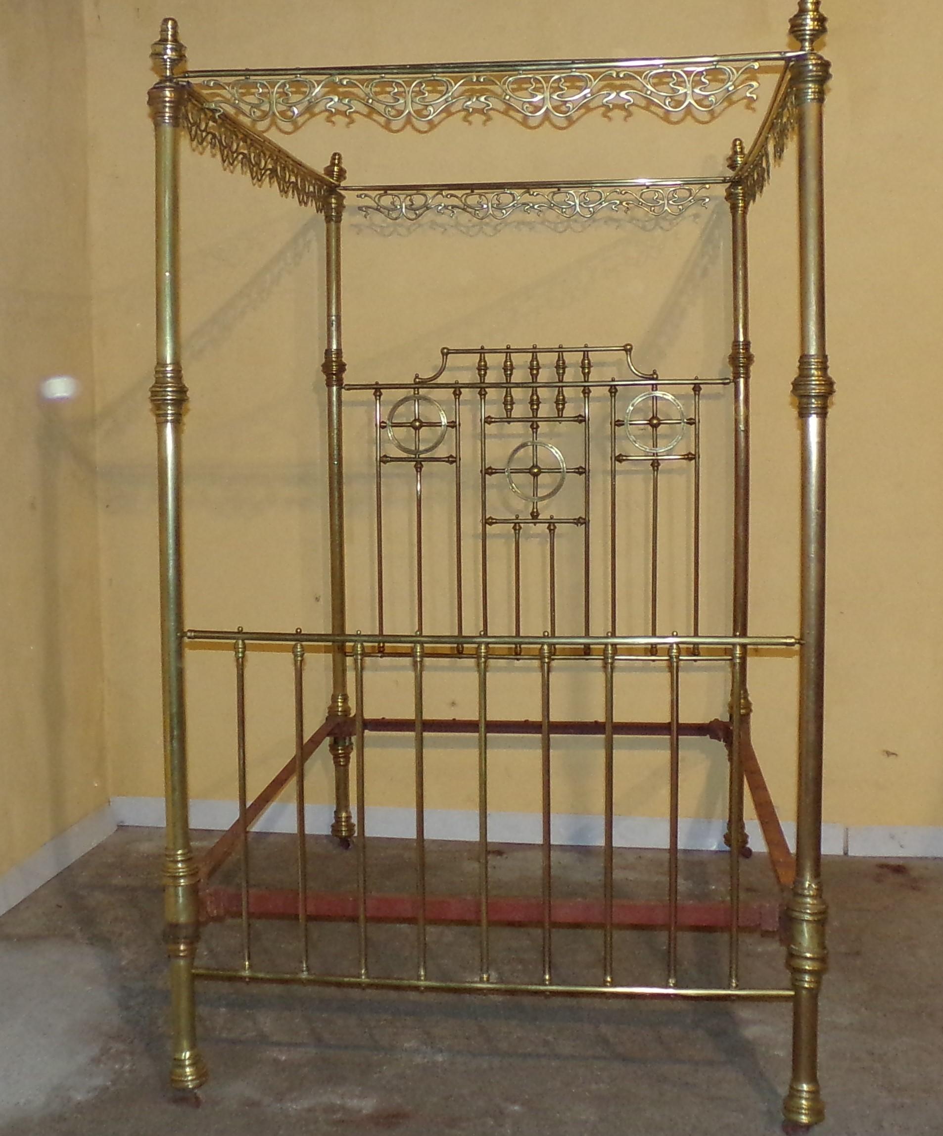 This beautiful Art Nouveau Queen size fourposter bed is all original and has been in the same family near Paris France since the 1890s. Beautifully proportioned, this fine bed will take a Queen size mattress. It is not clear in the photographs but