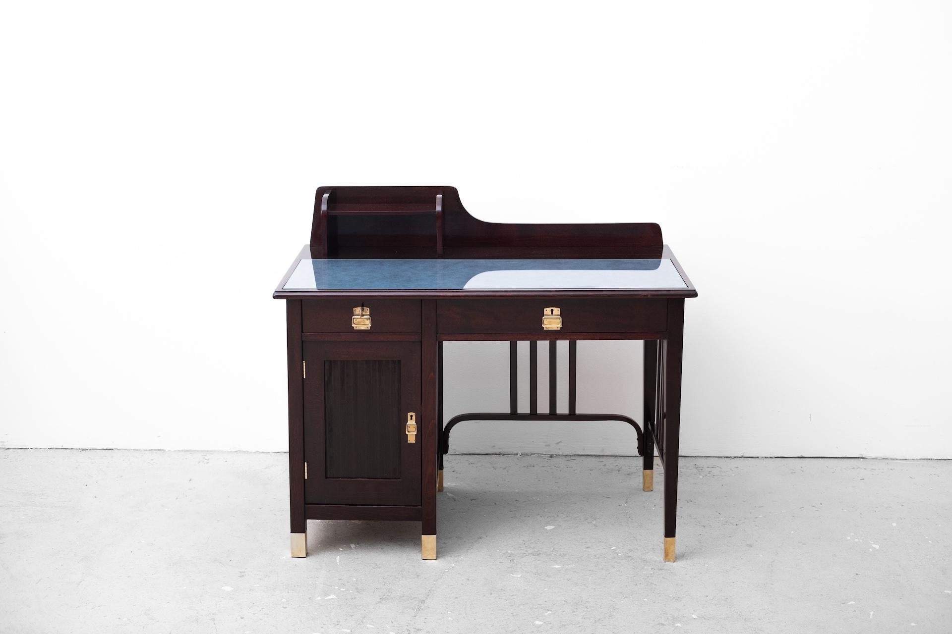 Original Art Nouveau bentwood desk by Gebrüder Thonet (Vienna, around 1914) For Sale 3