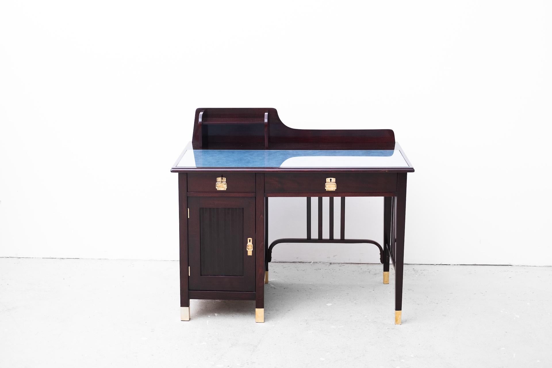 Austrian Original Art Nouveau bentwood desk by Gebrüder Thonet (Vienna, around 1914) For Sale