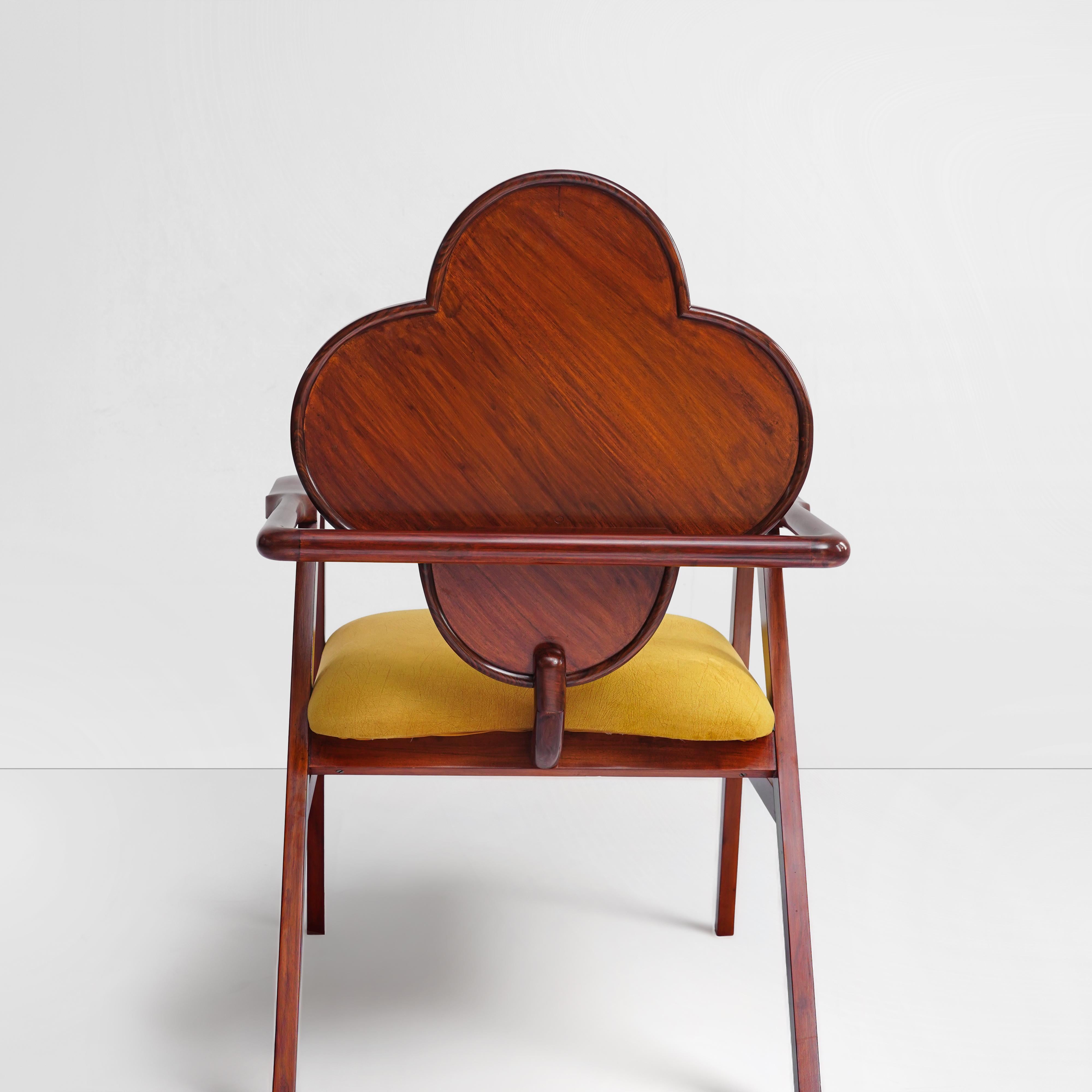 XXIe siècle et contemporain Chaise originale Art Nouveau, audacieuse, unique en son genre, en noyer, laiton, rotin et velours en vente