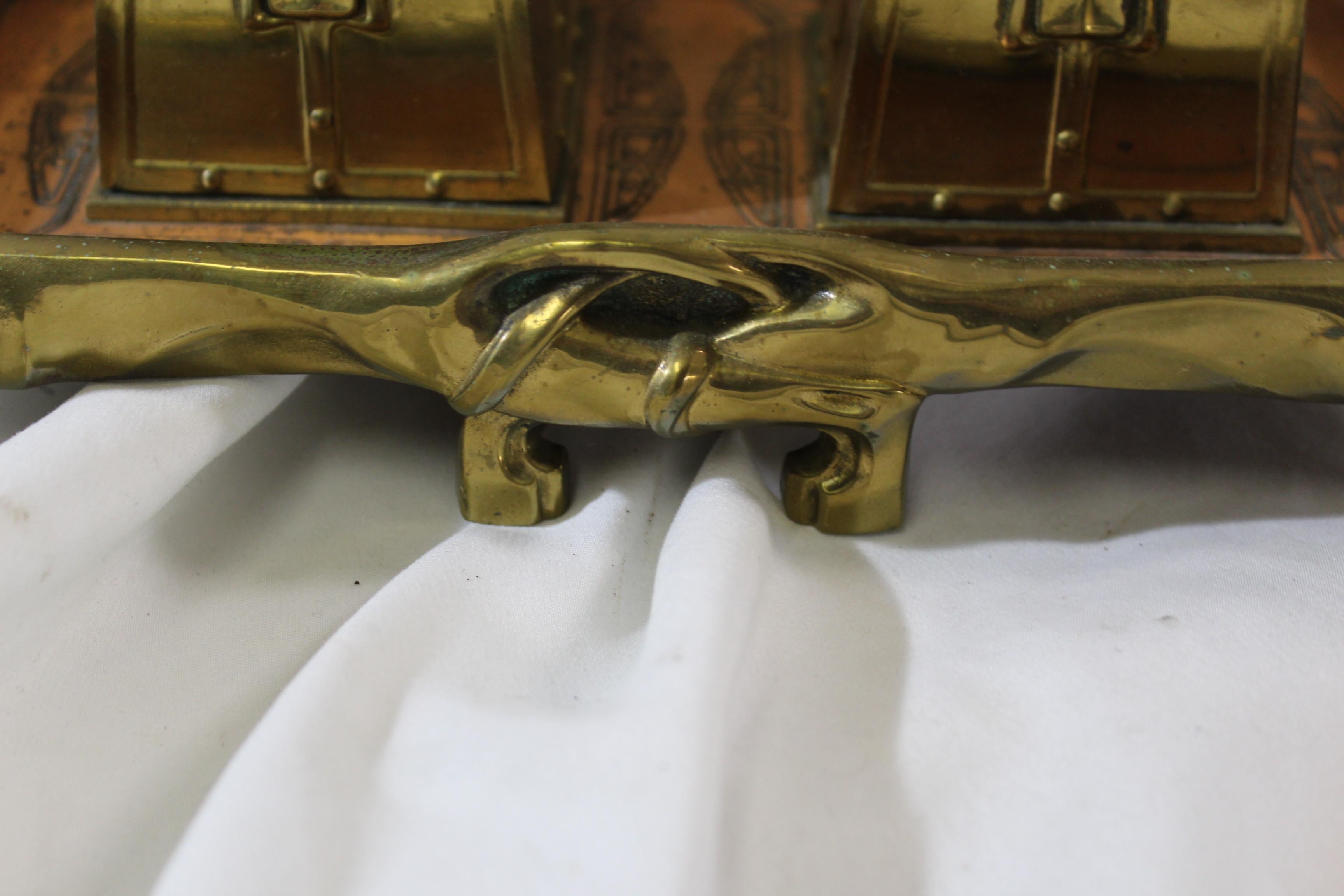 Set di calamai in ottone e rame originale Art Nouveau del 1900 circa In condizioni buone in vendita a Los Angeles, CA