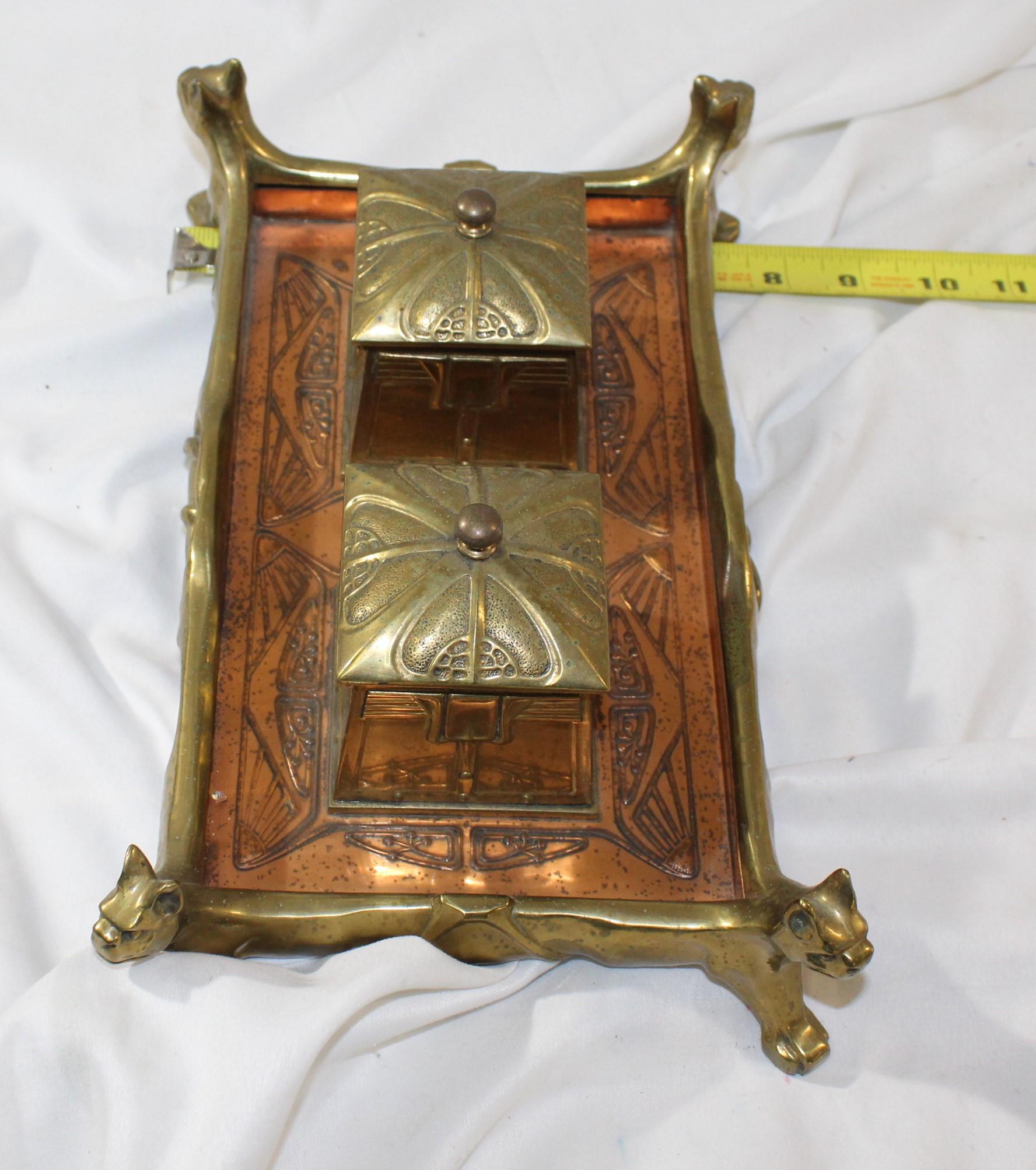 Set di calamai in ottone e rame originale Art Nouveau del 1900 circa in vendita 2