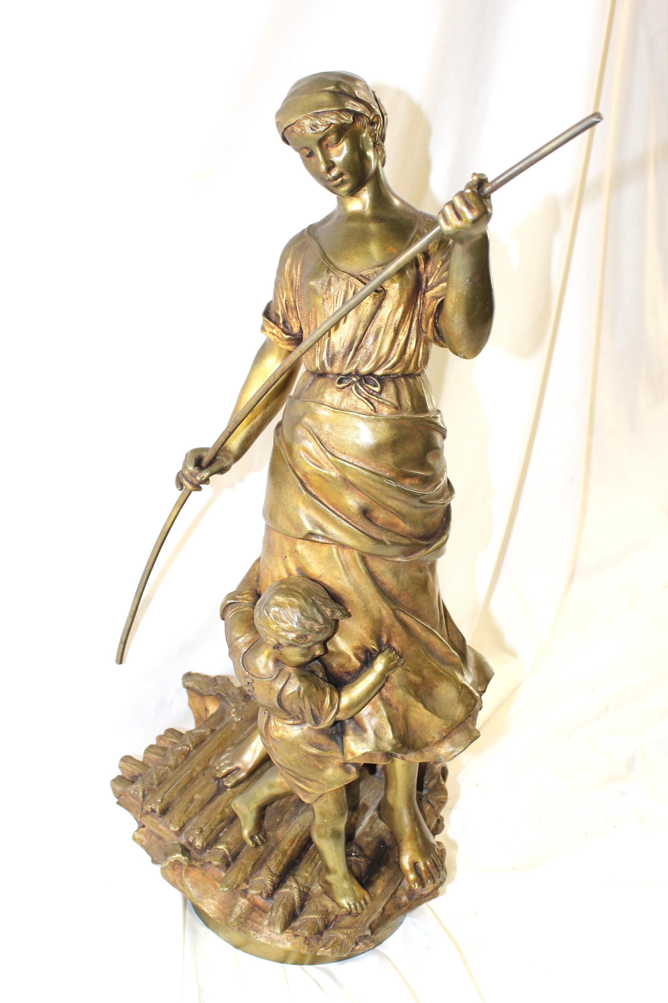 Original Art Nouveau Sculpture , Gilded Bronze , Mother w child on a Raft in vendita 7
