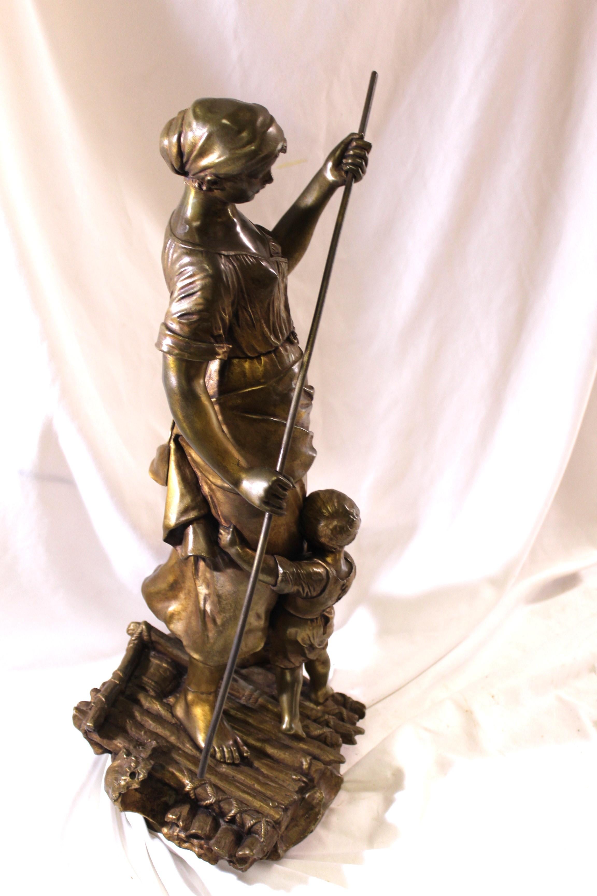 Original Art Nouveau Sculpture , Gilded Bronze , Mother w child on a Raft in vendita 1