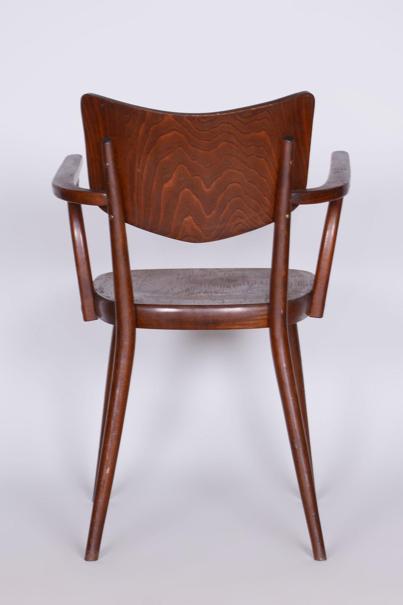 Original ArtDeco Beech Chair with Armrests by Ton, R. Hofman, Czechia, 1940s In Good Condition For Sale In Horomerice, CZ
