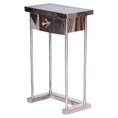 Table d'appoint originale ArtDeco, chrome, verre Opaxit noir, Tchécoslovaquie, années 1920