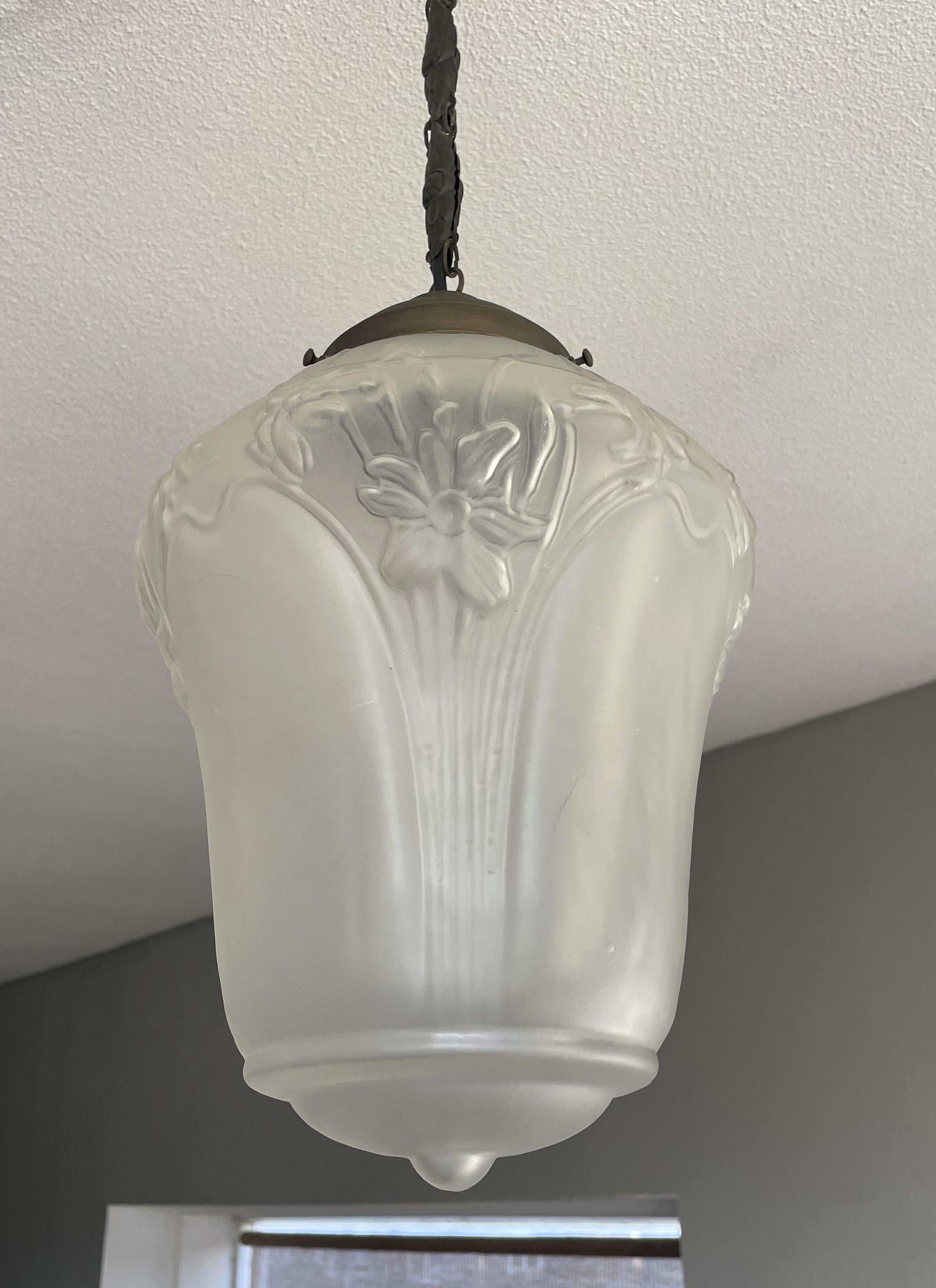 20th Century Original Arts and Crafts Glass Hallway Pendant Light with Daffodil Flowers 1900s For Sale