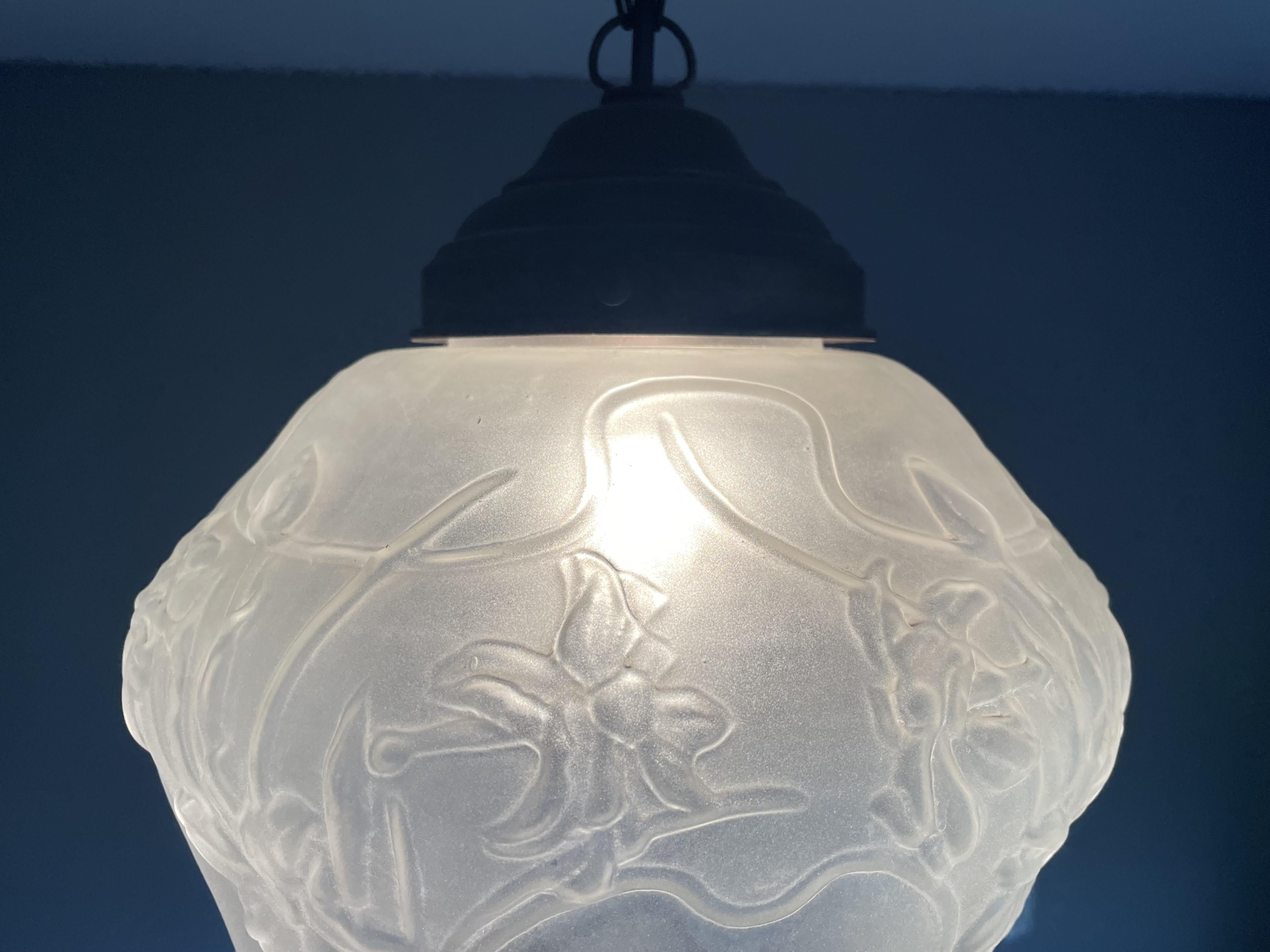 Original Arts and Crafts Glass Hallway Pendant Light with Daffodil Flowers 1900s For Sale 1