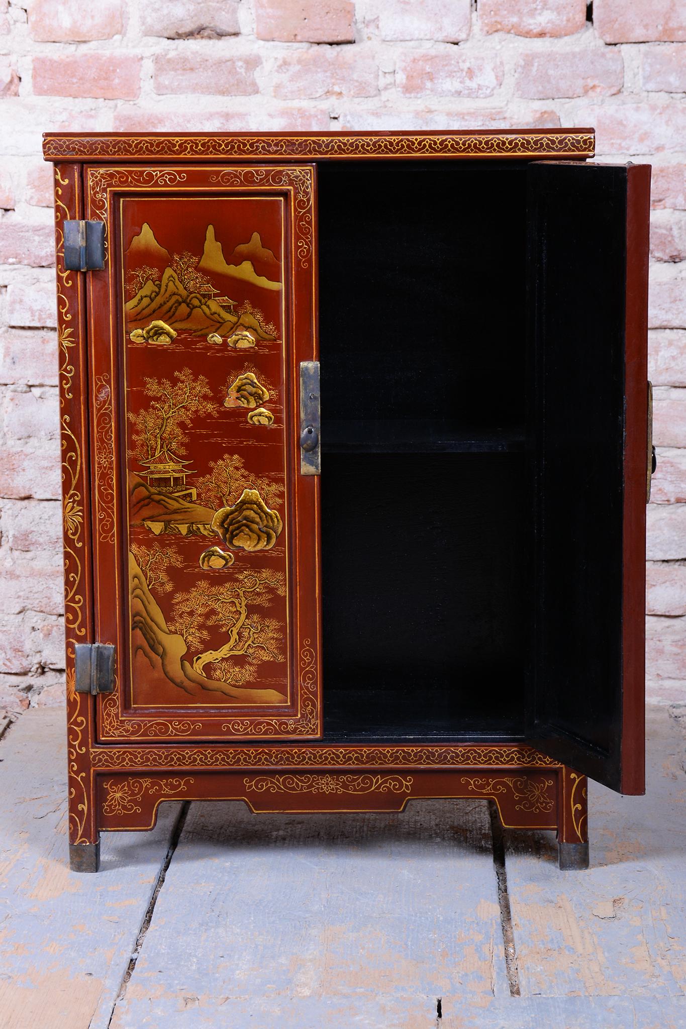 Original Asian-Style Small Cabinet, Wood, Lacquer, Paint, China, 1850s For Sale 5