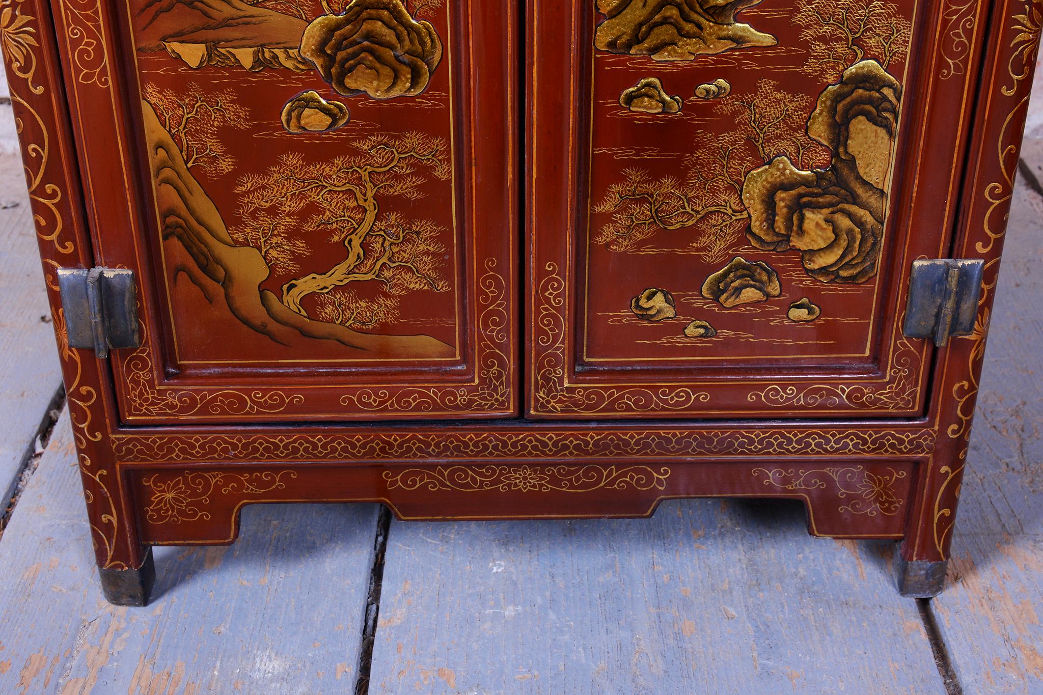 Original Asian-Style Small Cabinet, Wood, Lacquer, Paint, China, 1850s For Sale 2