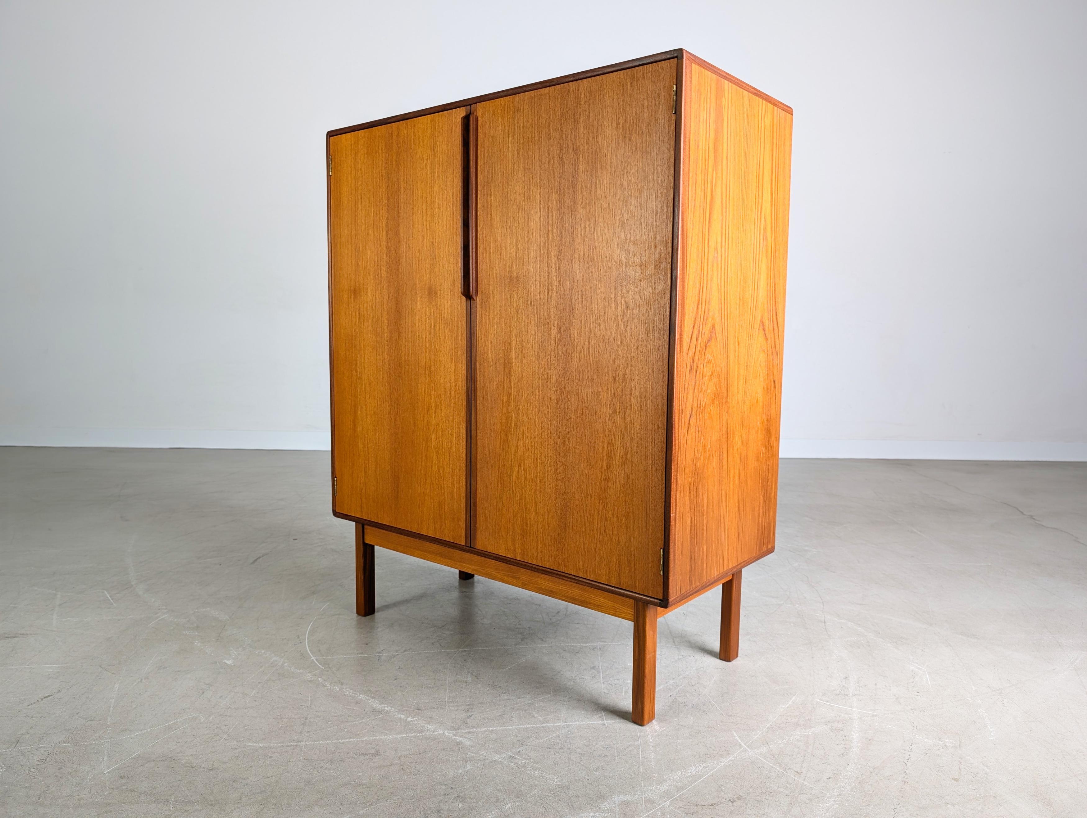 Original Asko Finnland Schrank Midcentury Kommode Vintage Teak (Finnisch) im Angebot