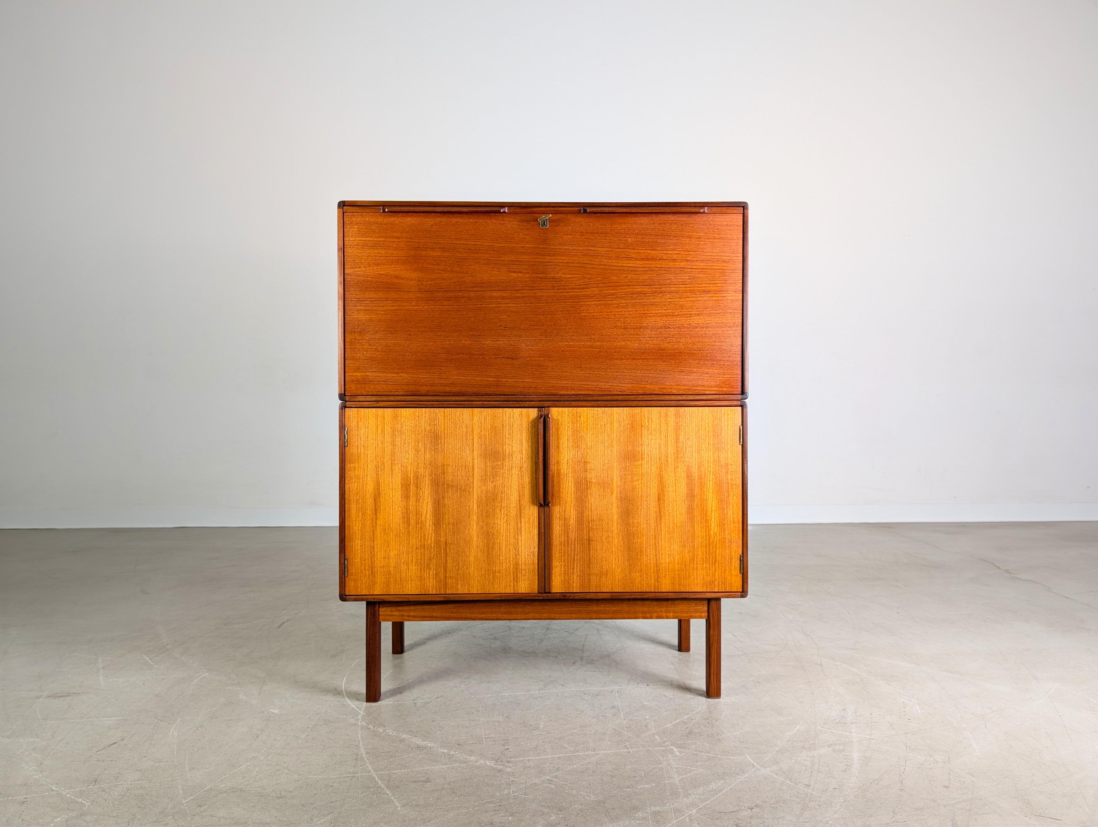 Original Asko Finnland Sekretär Midcentury Schreibtisch Vintage By (Moderne der Mitte des Jahrhunderts) im Angebot