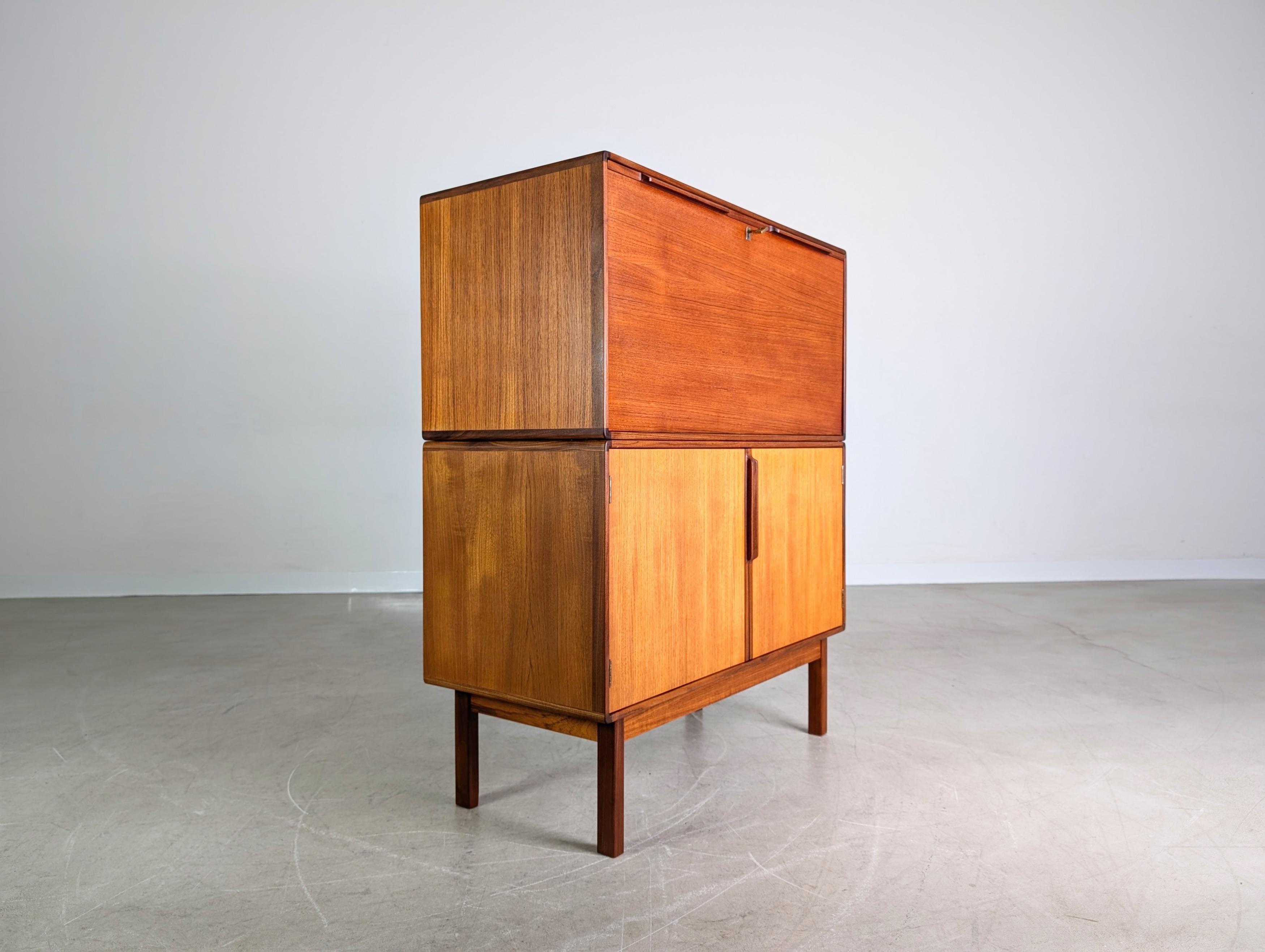Original Asko Finnland Sekretär Midcentury Schreibtisch Vintage By im Zustand „Gut“ im Angebot in Berlin, DE