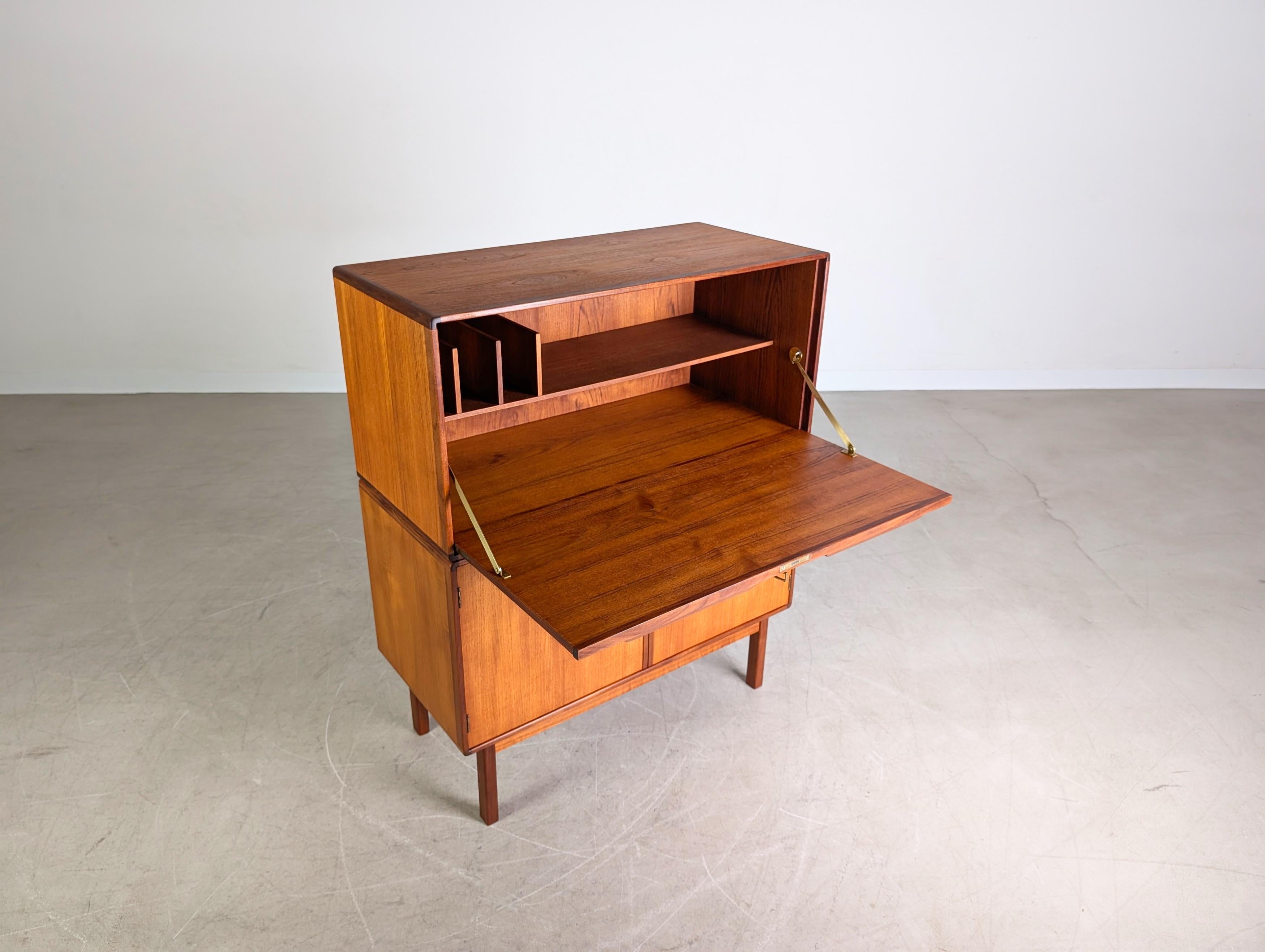 Original Asko Finnland Sekretär Midcentury Schreibtisch Vintage By (Teakholz) im Angebot