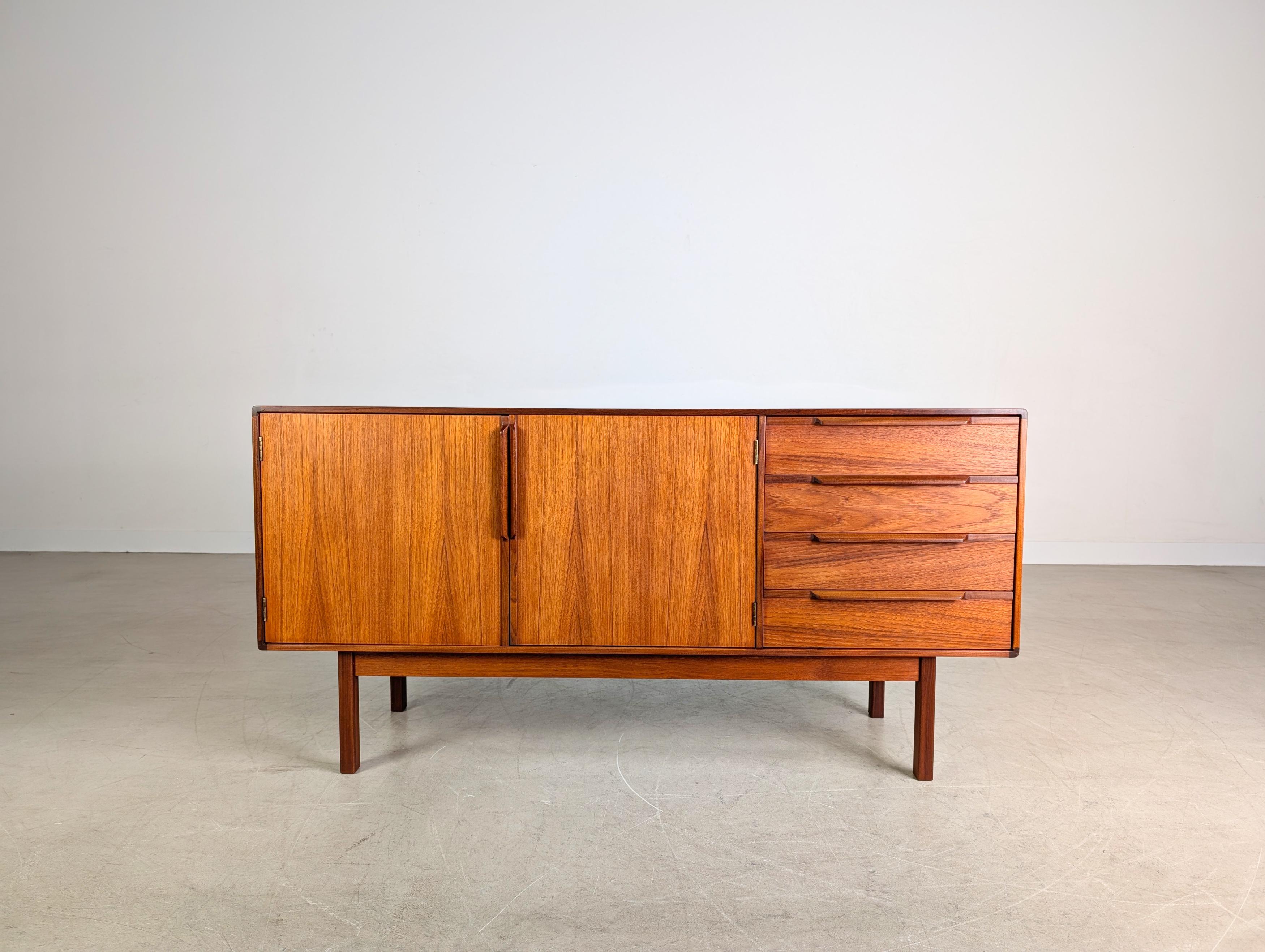 Original Asko Finnland Sideboard Midcentury Kommode Vintage Teak In Good Condition For Sale In Berlin, DE
