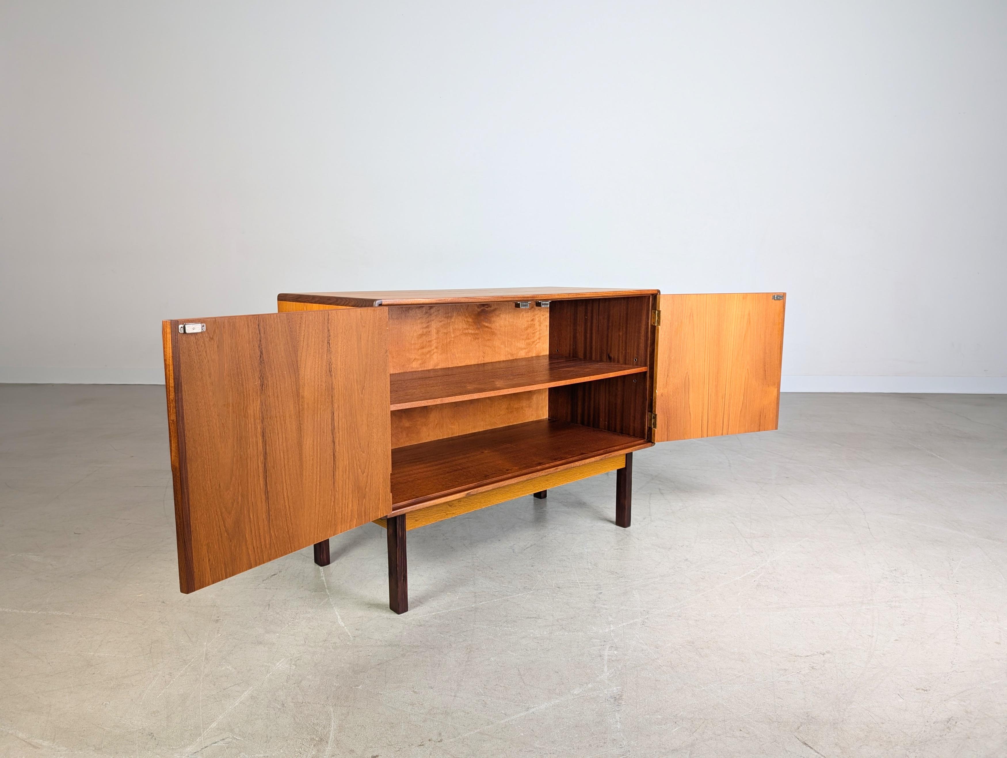 Original Asko Finnland Sideboard Midcentury Kommode Vintage Teak (Mitte des 20. Jahrhunderts) im Angebot